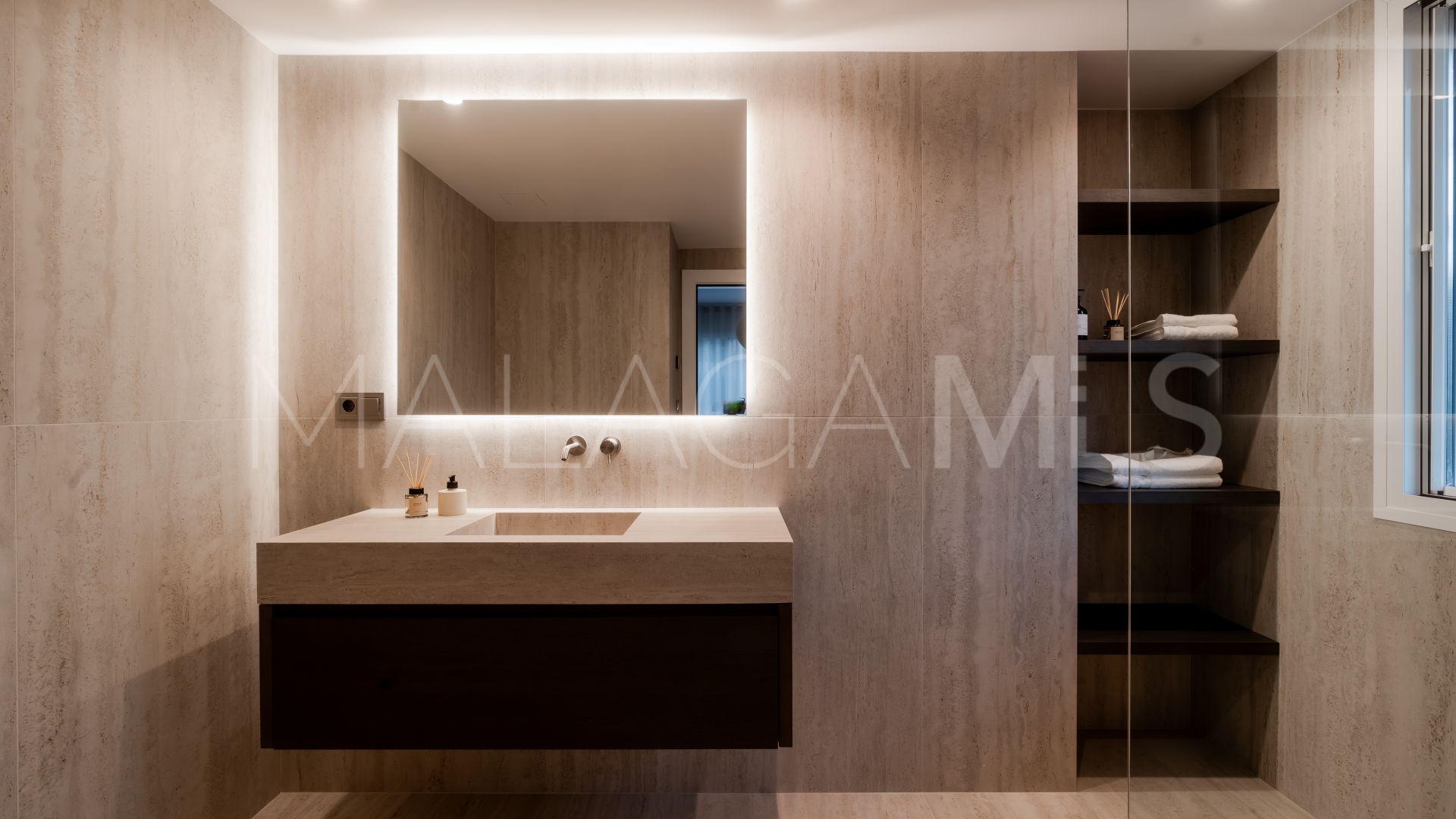 Duplex penthouse for sale in Nueva Andalucia