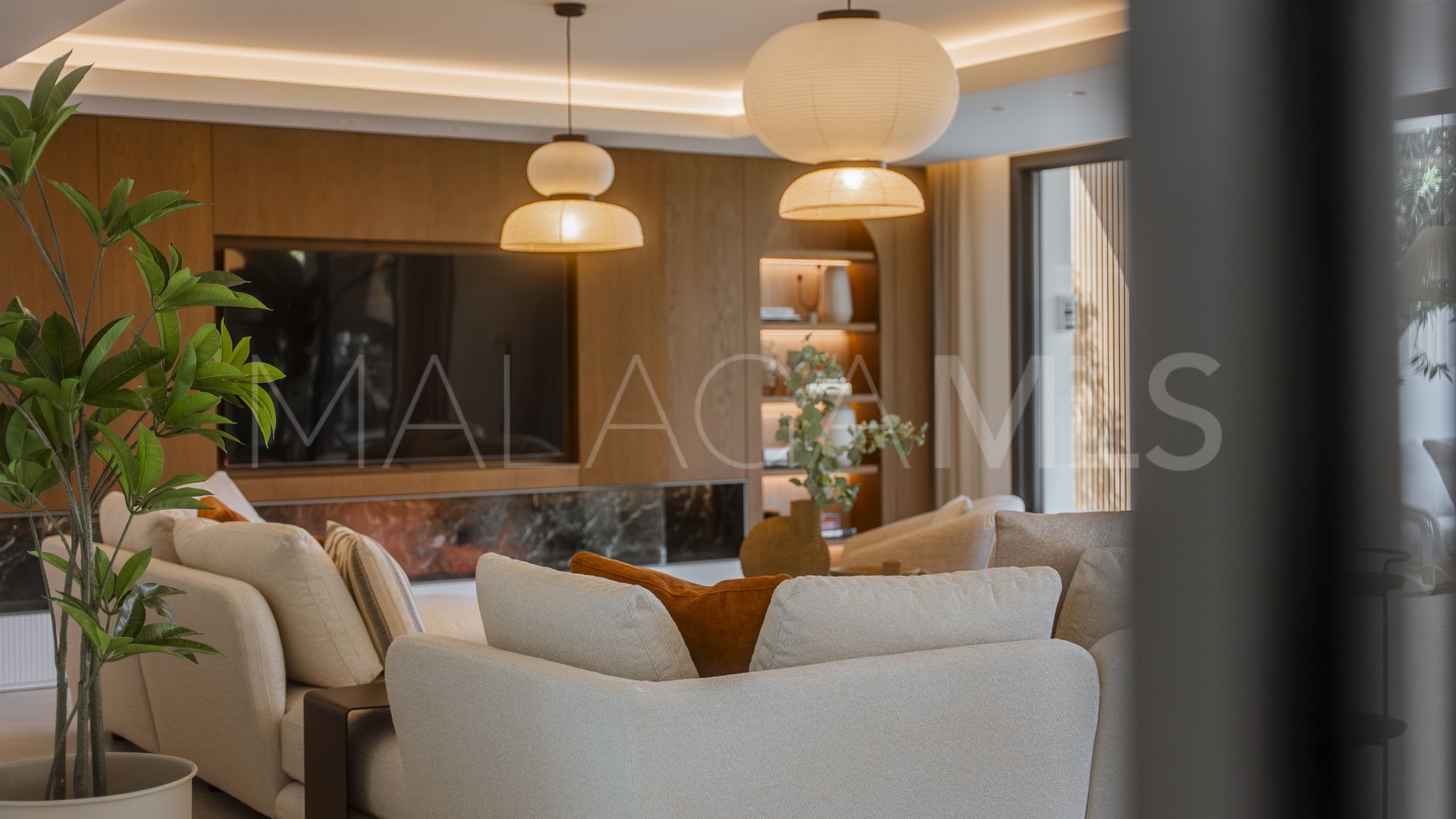 Semi detached villa for sale in Marbella East