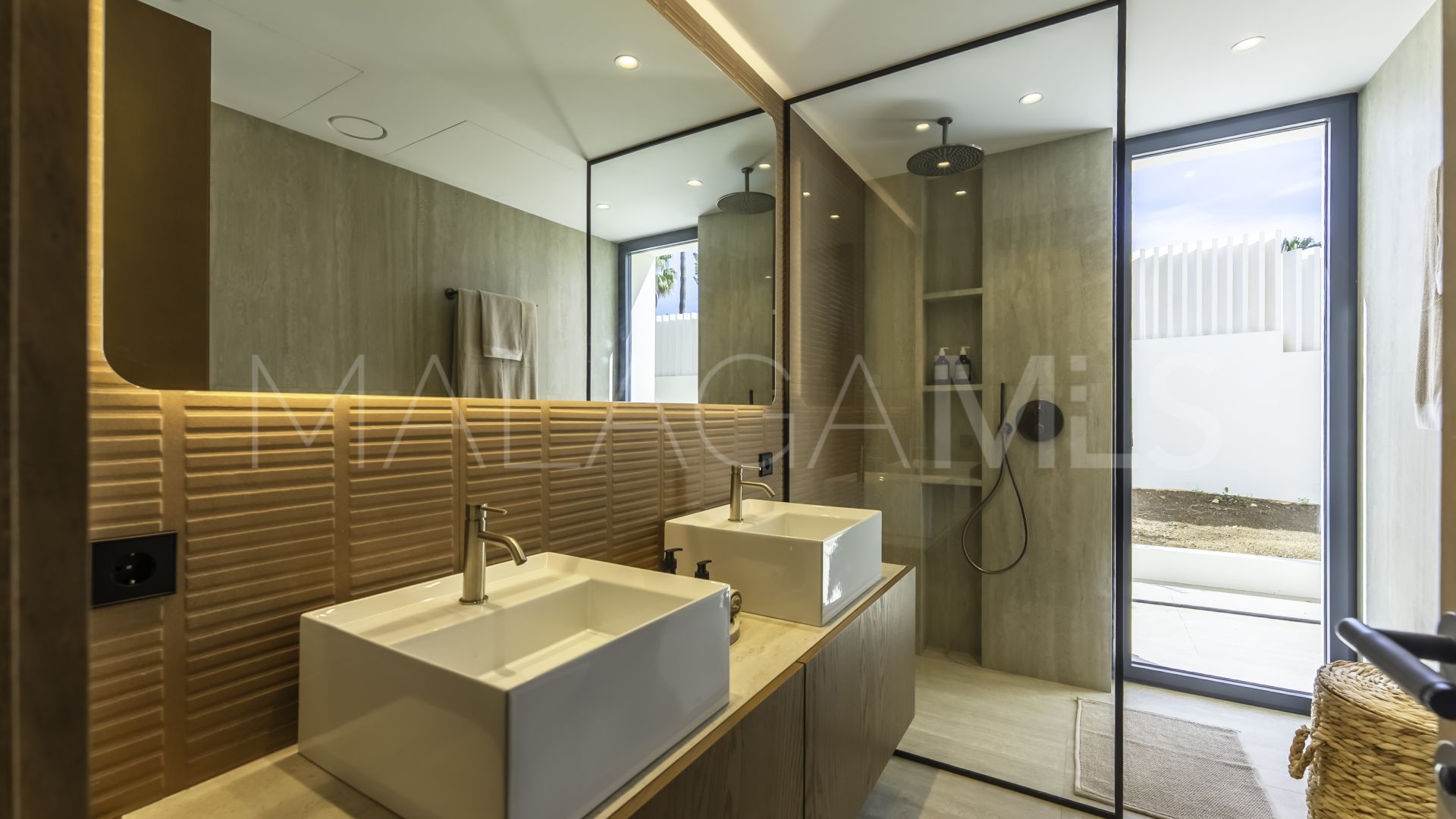 Semi detached villa for sale in Marbella East