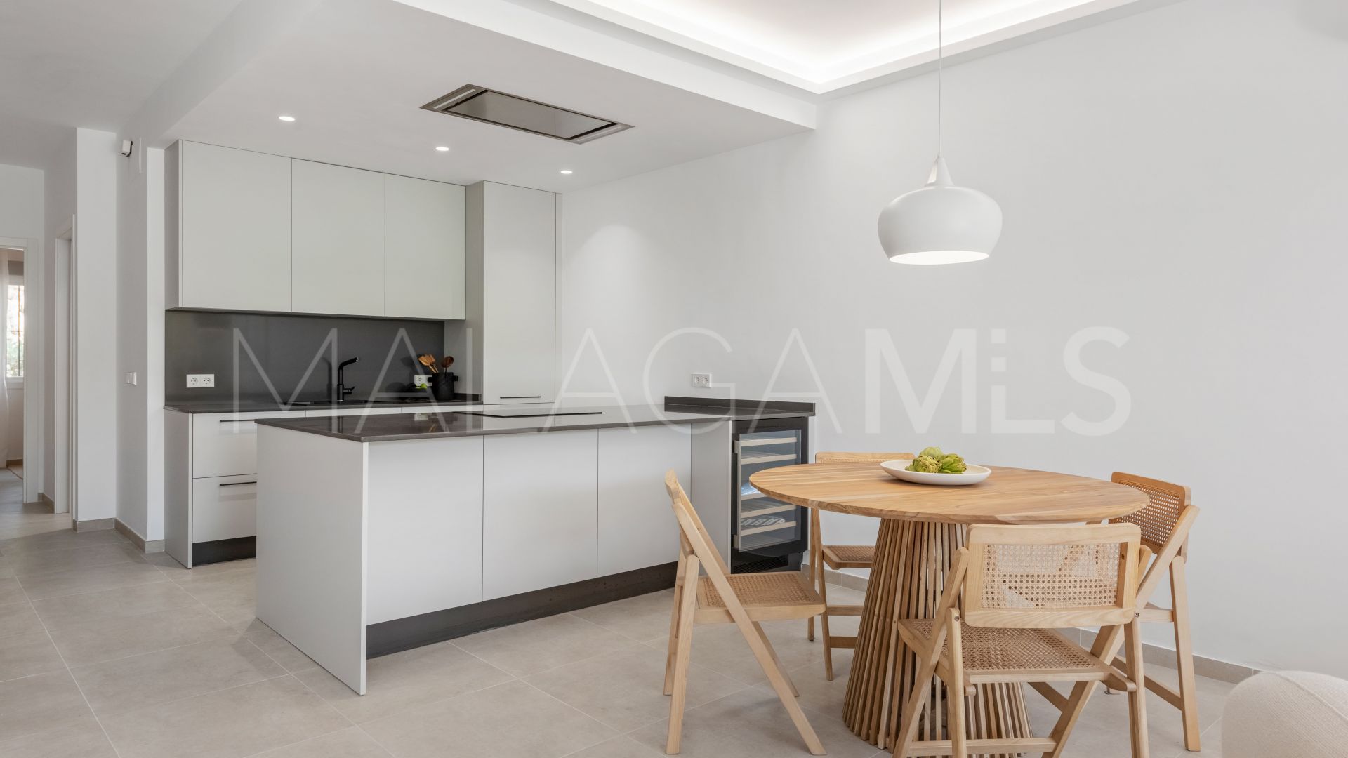 For sale town house in Nueva Andalucia