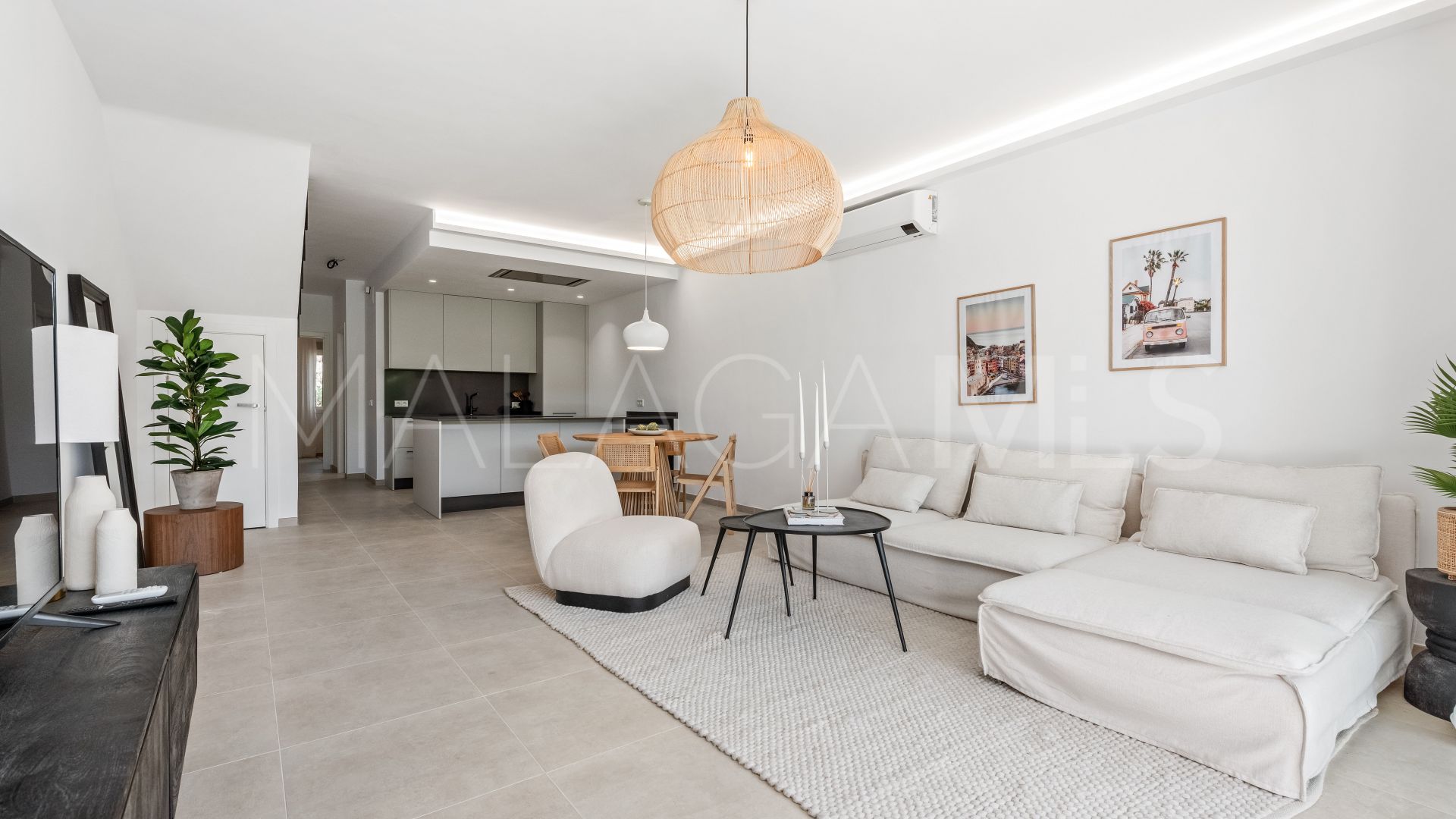 For sale town house in Nueva Andalucia