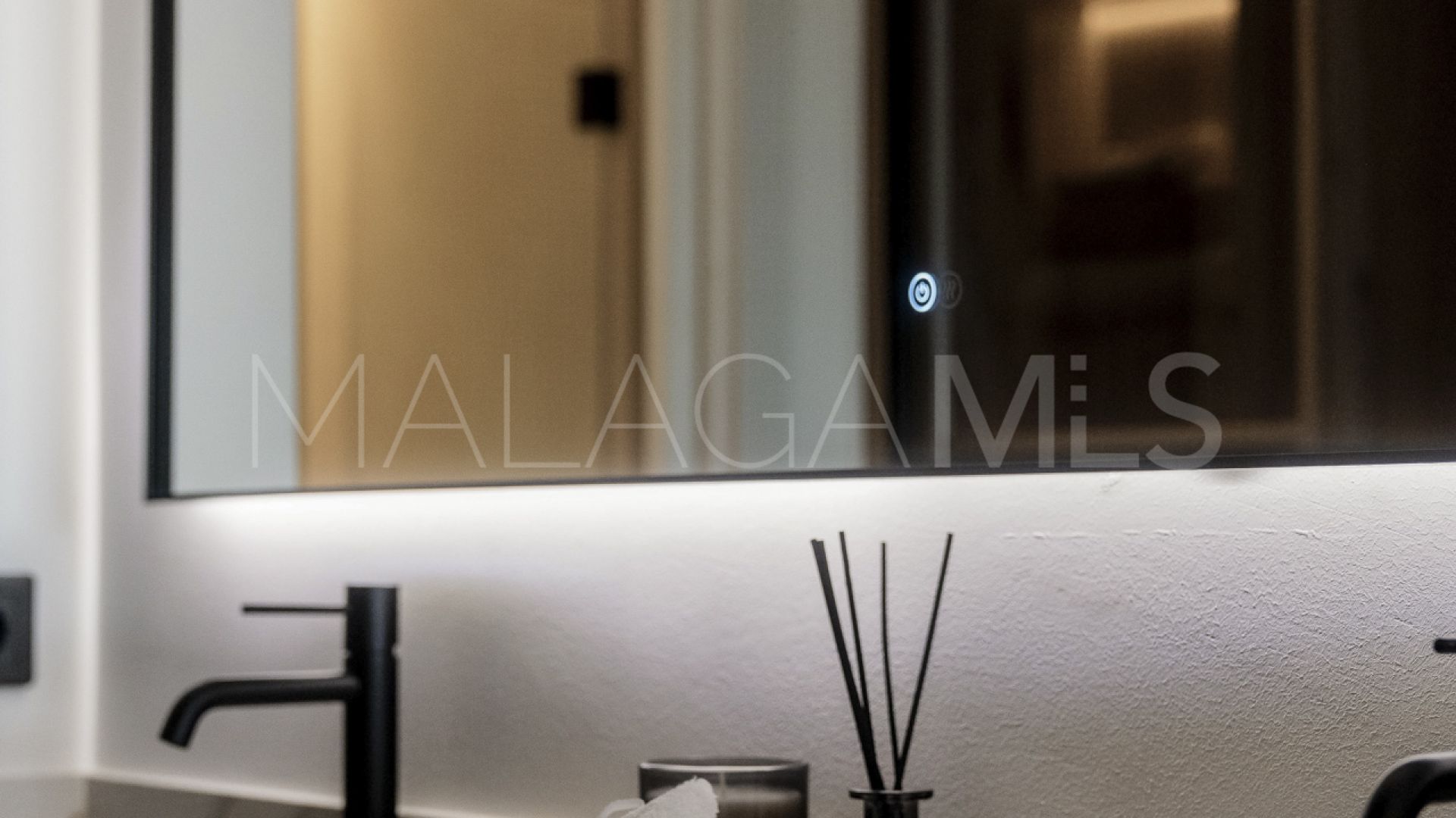 Buy apartamento de 3 bedrooms in Jardines de Andalucia