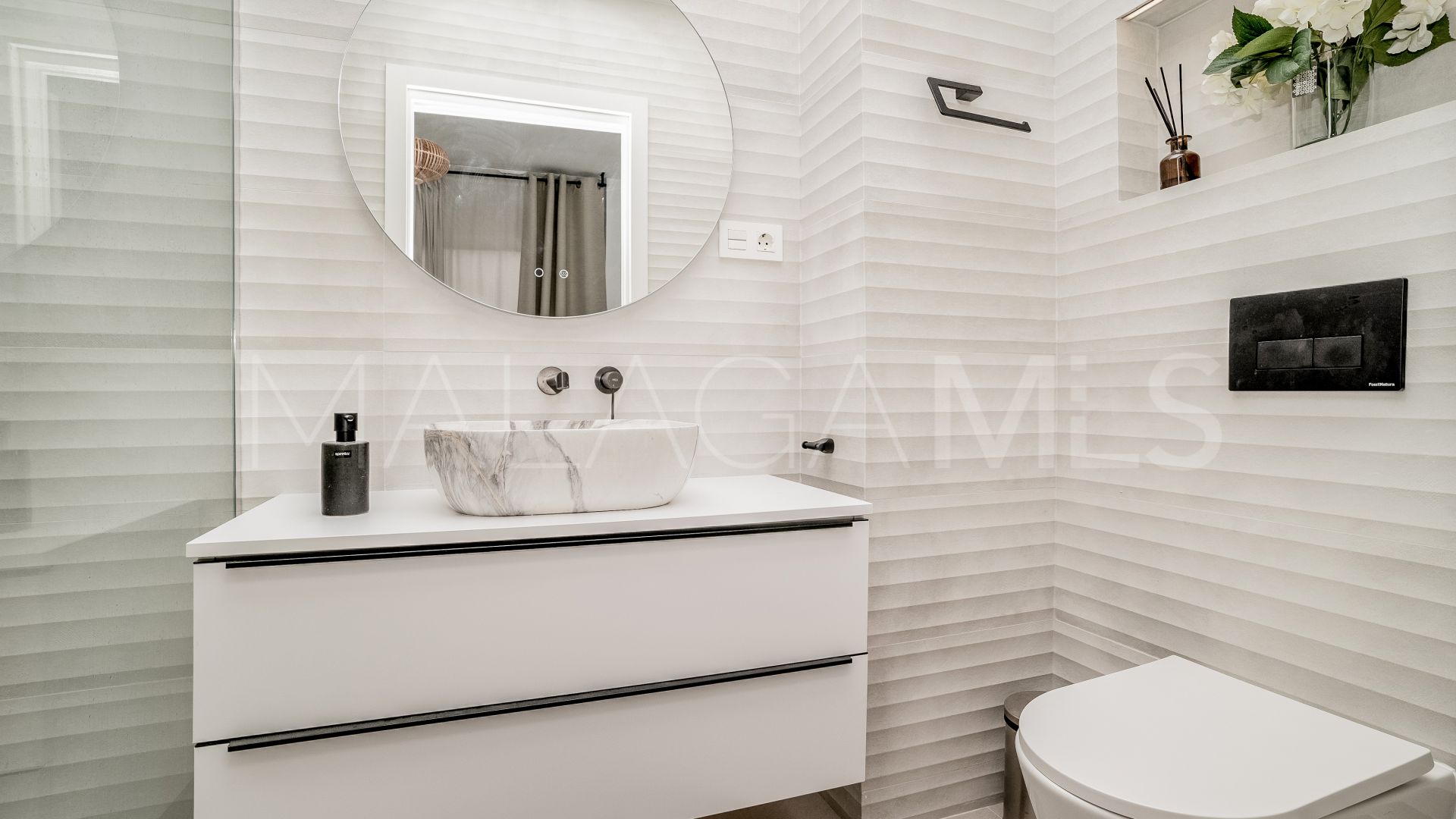 Buy apartamento in Nueva Andalucia