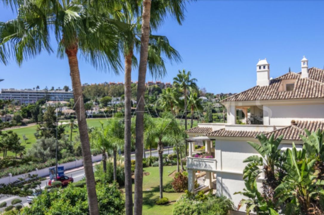 Zweistöckiges penthouse for sale in Nueva Andalucia