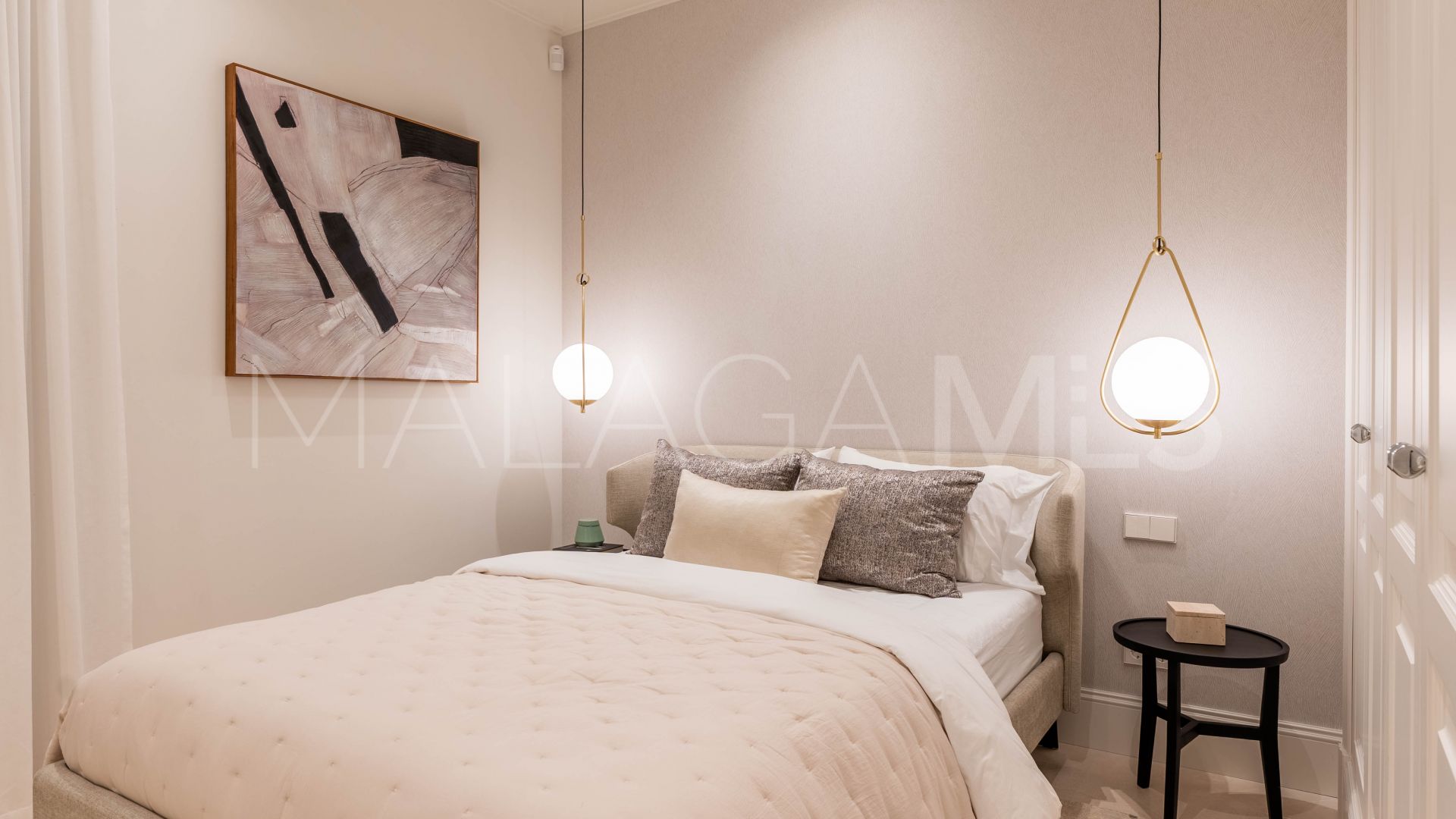 Villa for sale in Nueva Andalucia