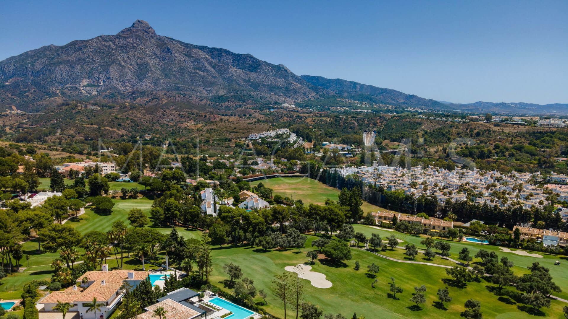 For sale apartment with 2 bedrooms in Benalmadena