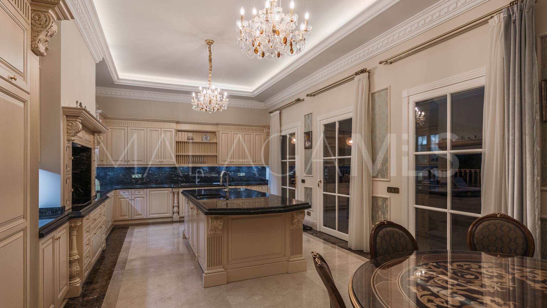 Villa for sale in Sierra Blanca
