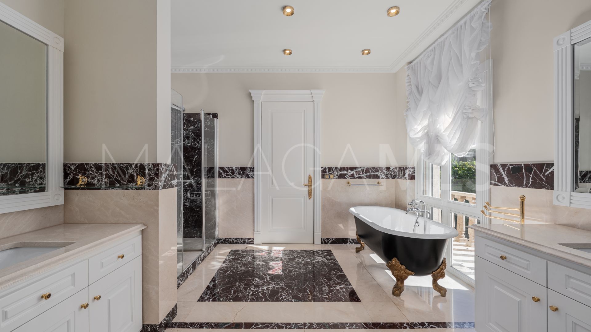 Villa for sale in Sierra Blanca
