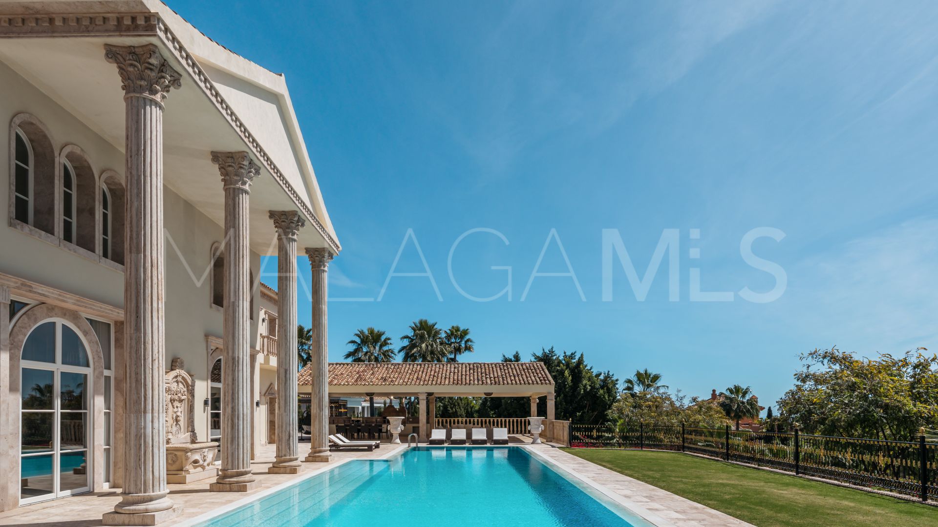 Villa for sale in Sierra Blanca
