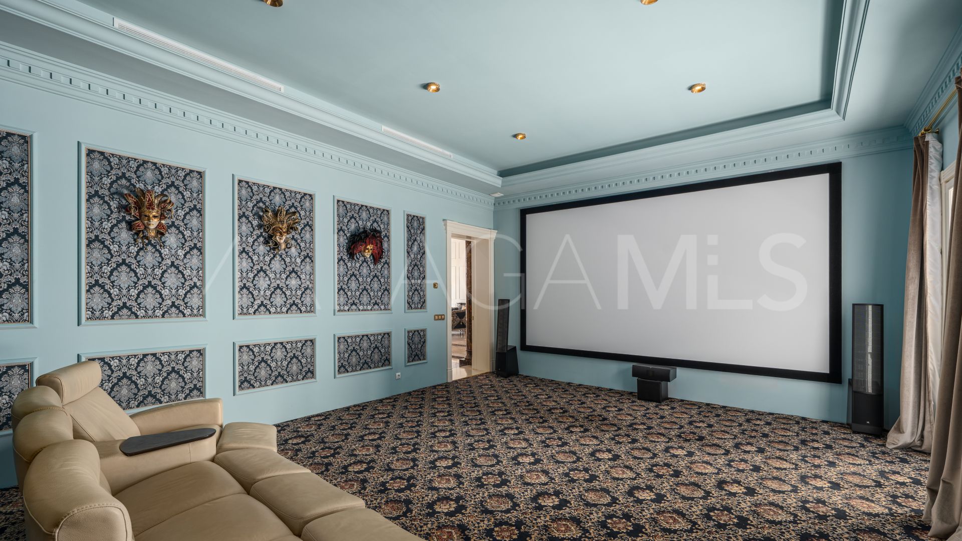 Villa for sale in Sierra Blanca
