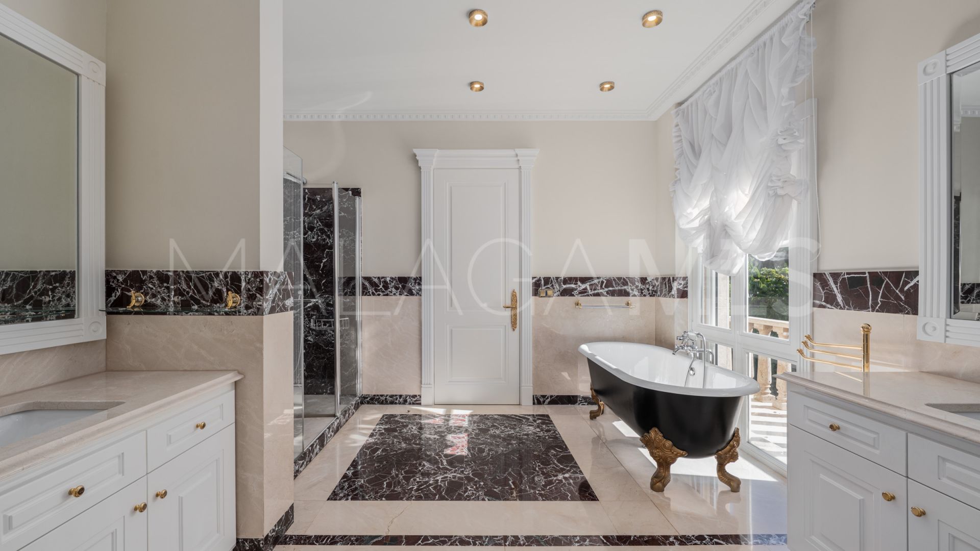 Villa for sale in Sierra Blanca