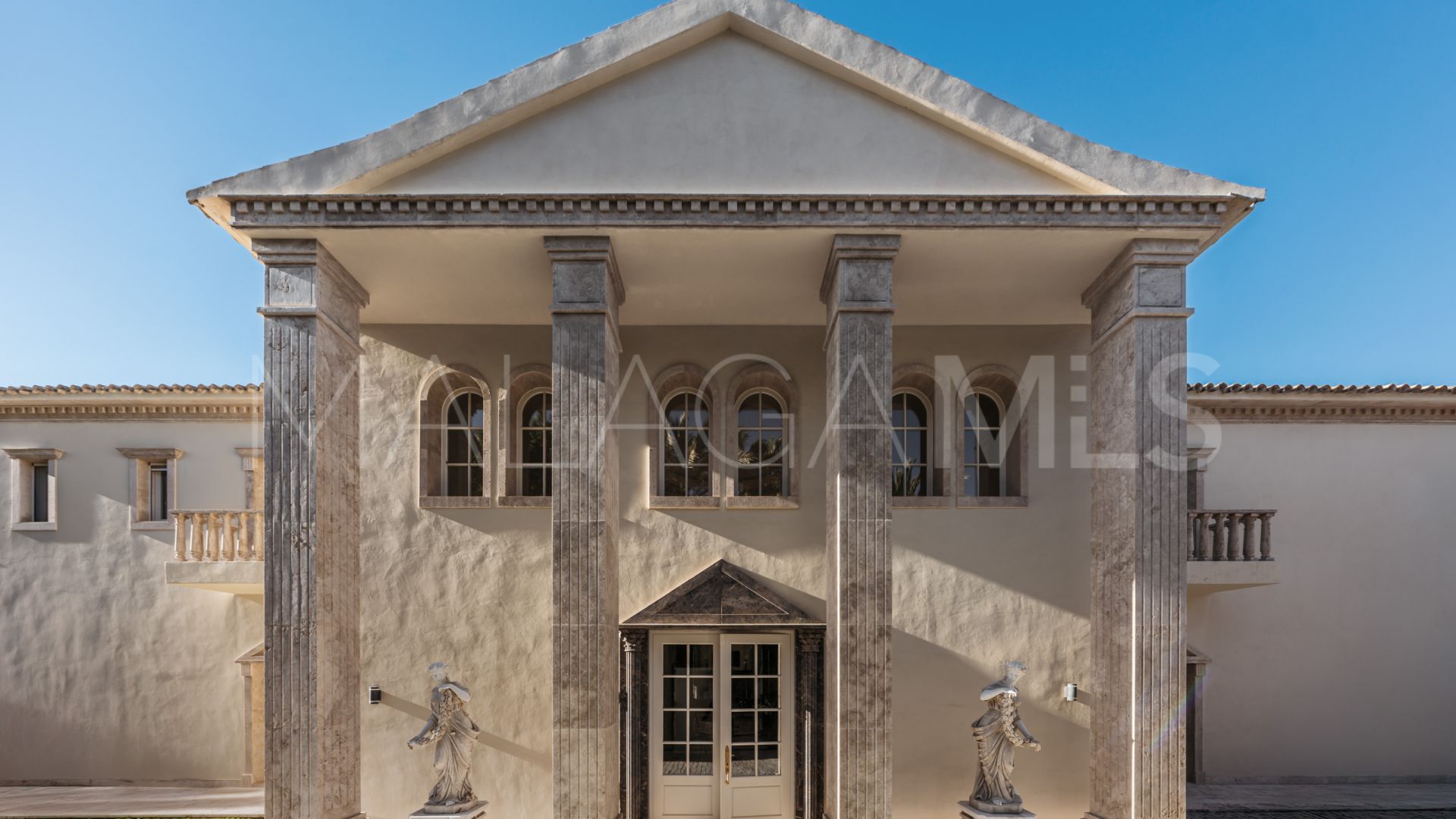 Villa for sale in Sierra Blanca