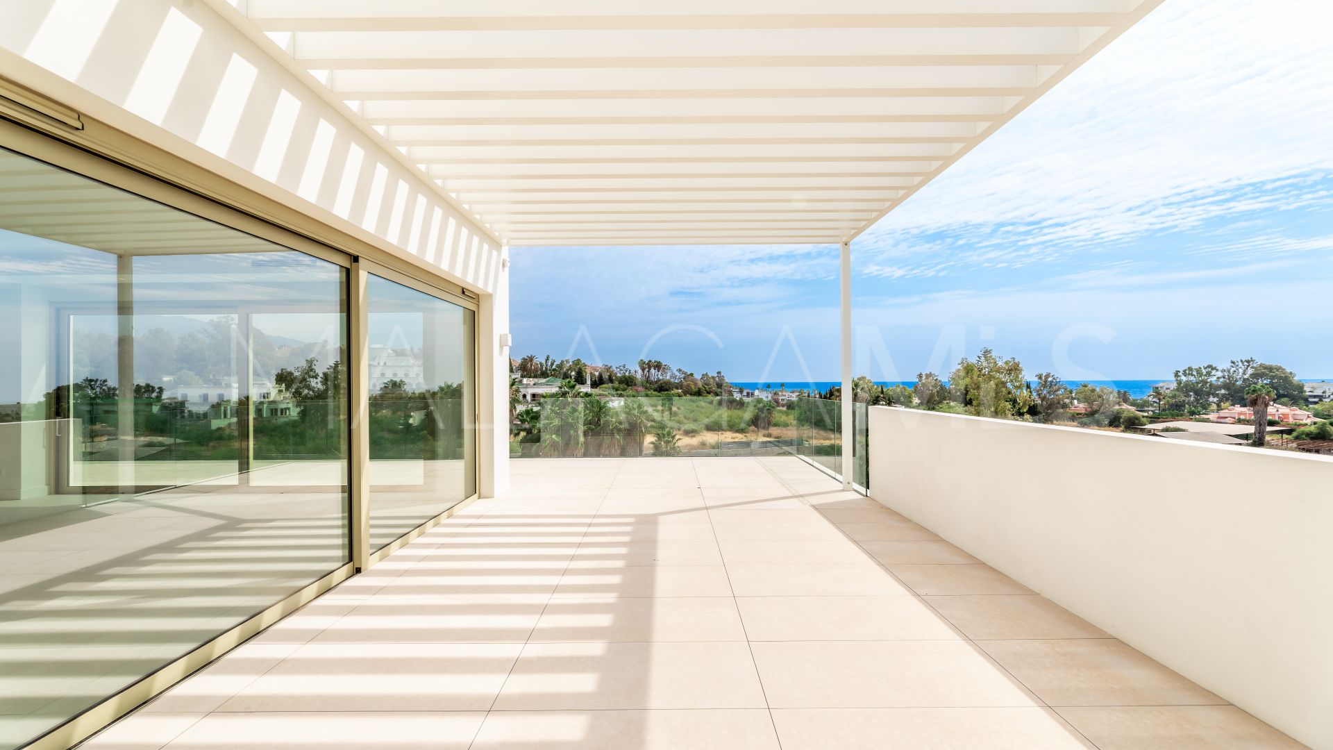 Zweistöckiges penthouse for sale in Marbella Goldene Meile
