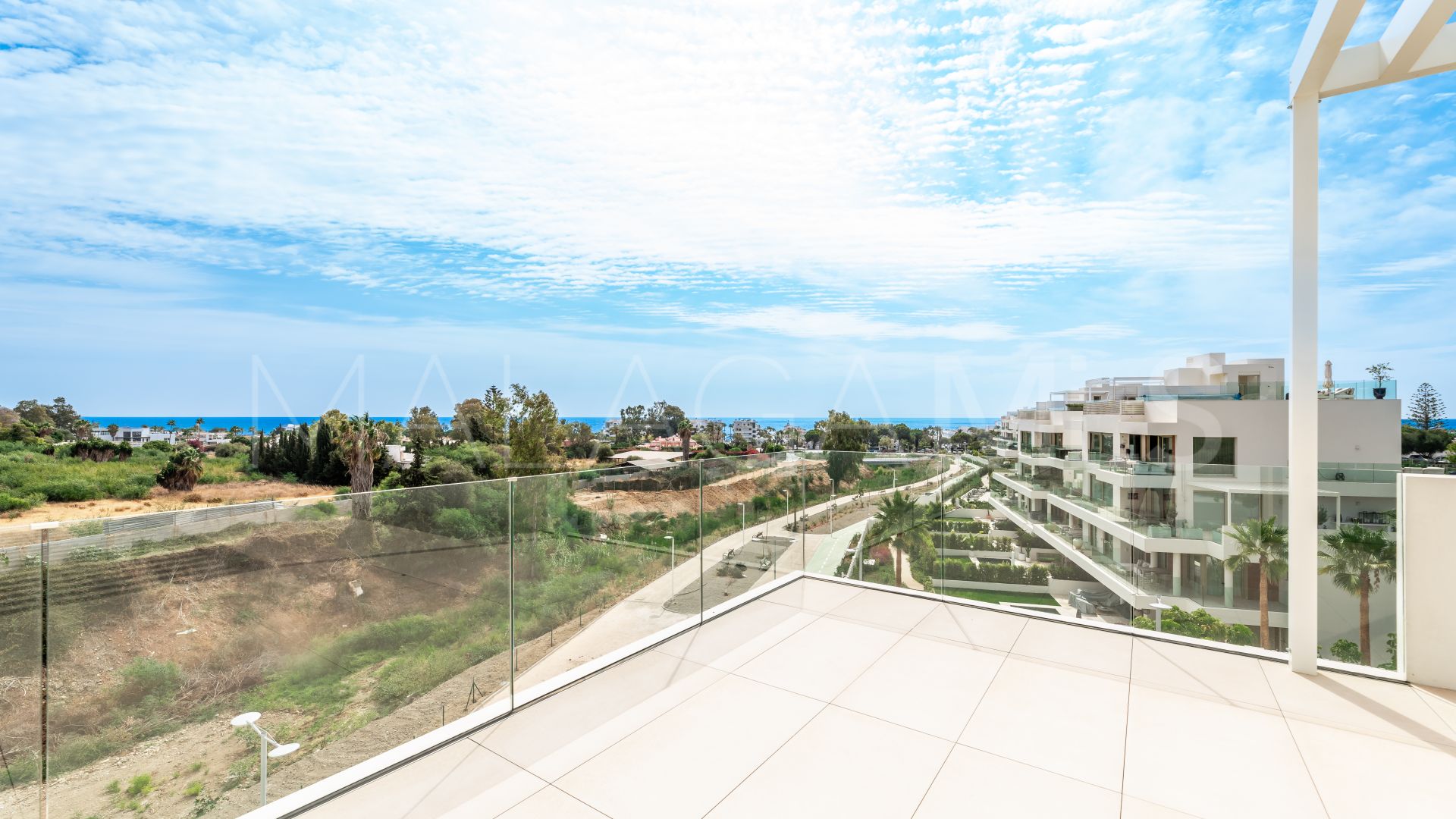 Zweistöckiges penthouse for sale in Marbella Goldene Meile