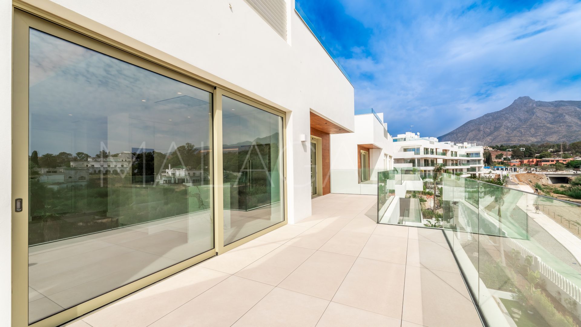 Zweistöckiges penthouse for sale in Marbella Goldene Meile