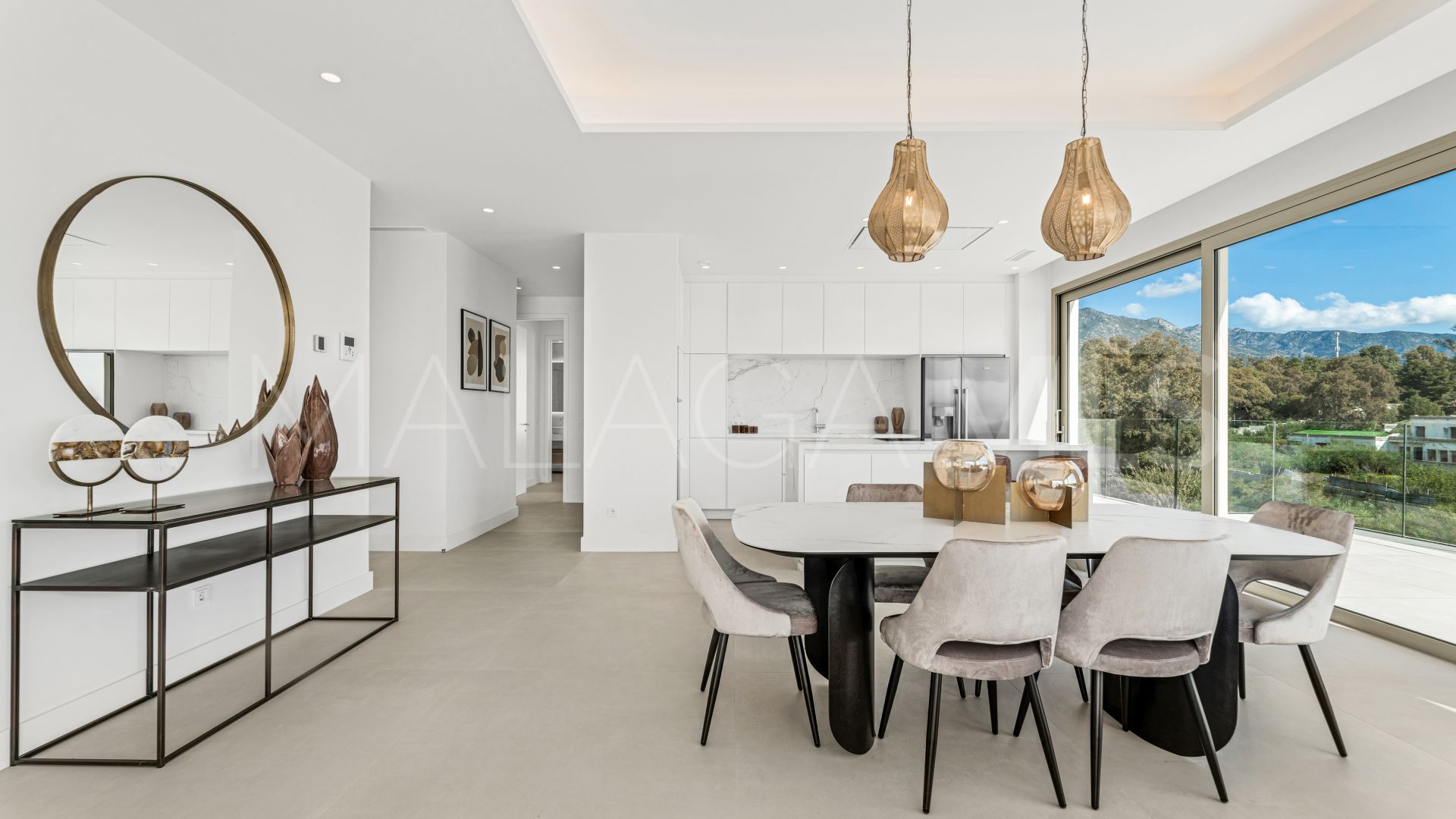 Zweistöckiges penthouse for sale in Marbella Goldene Meile