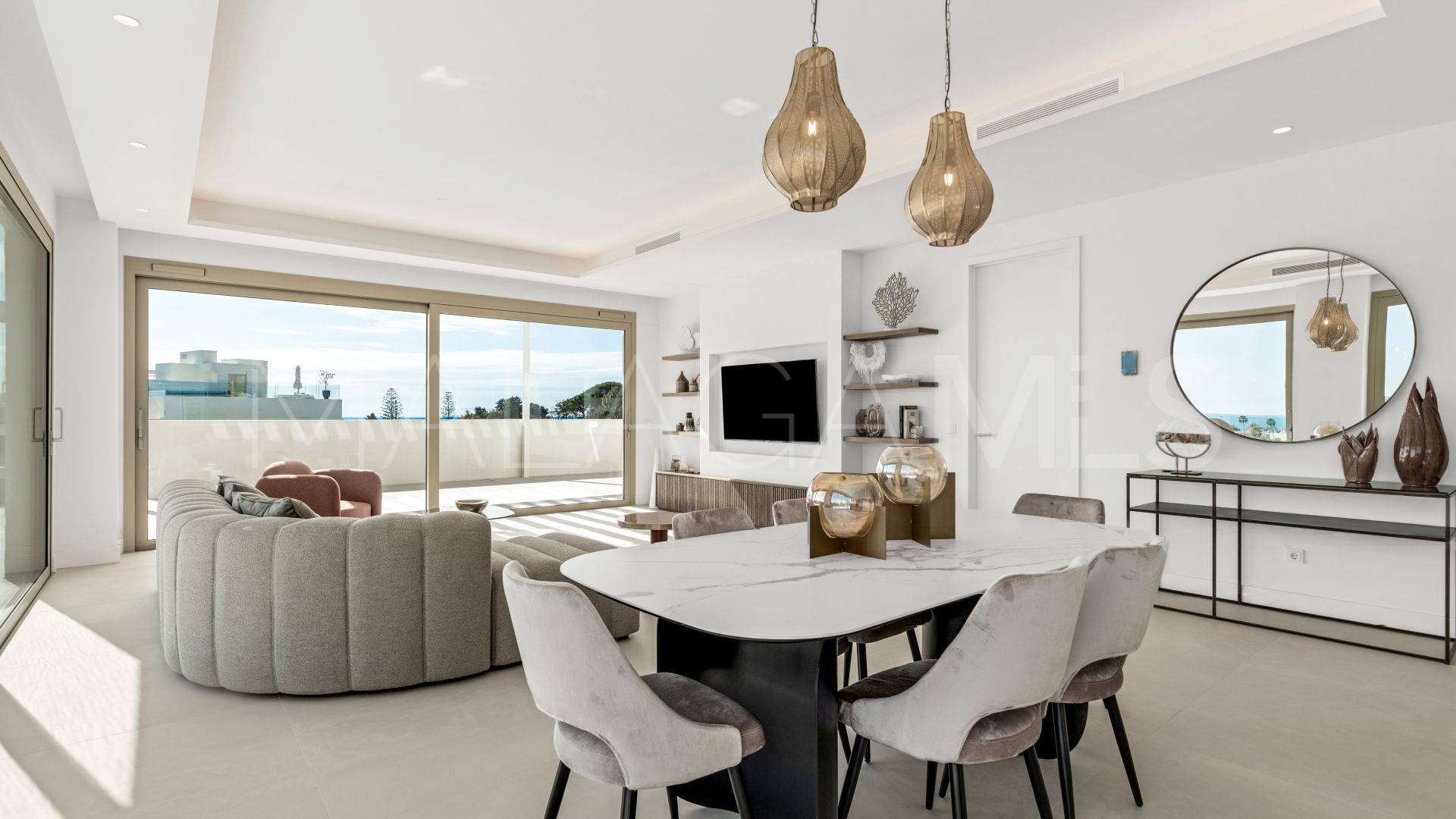 Zweistöckiges penthouse for sale in Marbella Goldene Meile