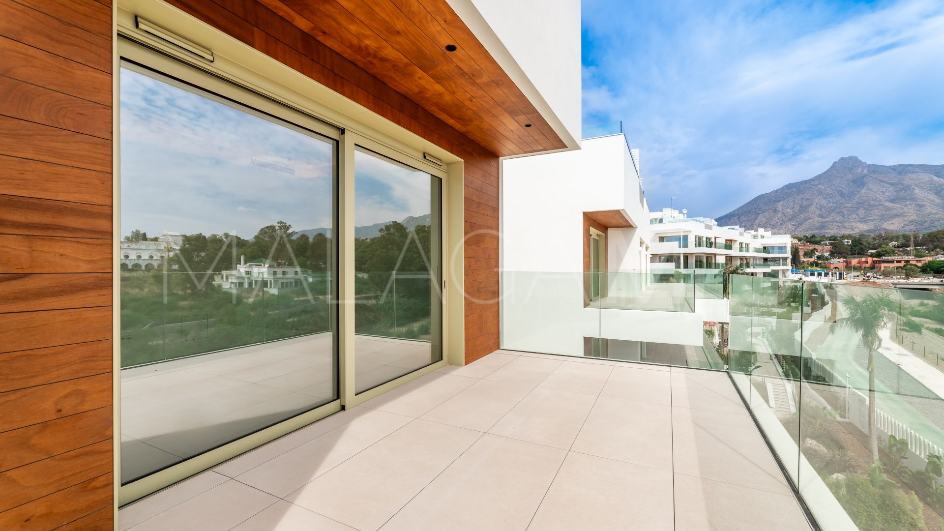 Zweistöckiges penthouse for sale in Marbella Goldene Meile