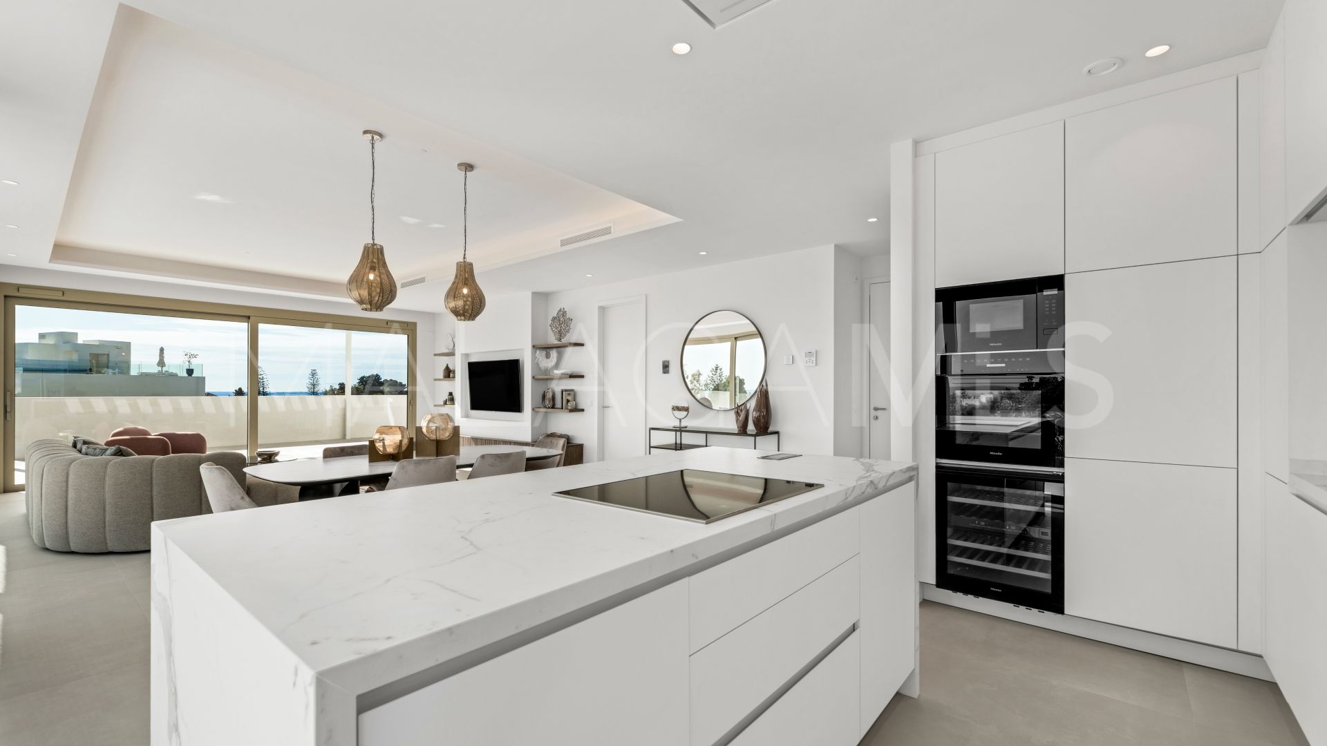 Zweistöckiges penthouse for sale in Marbella Goldene Meile