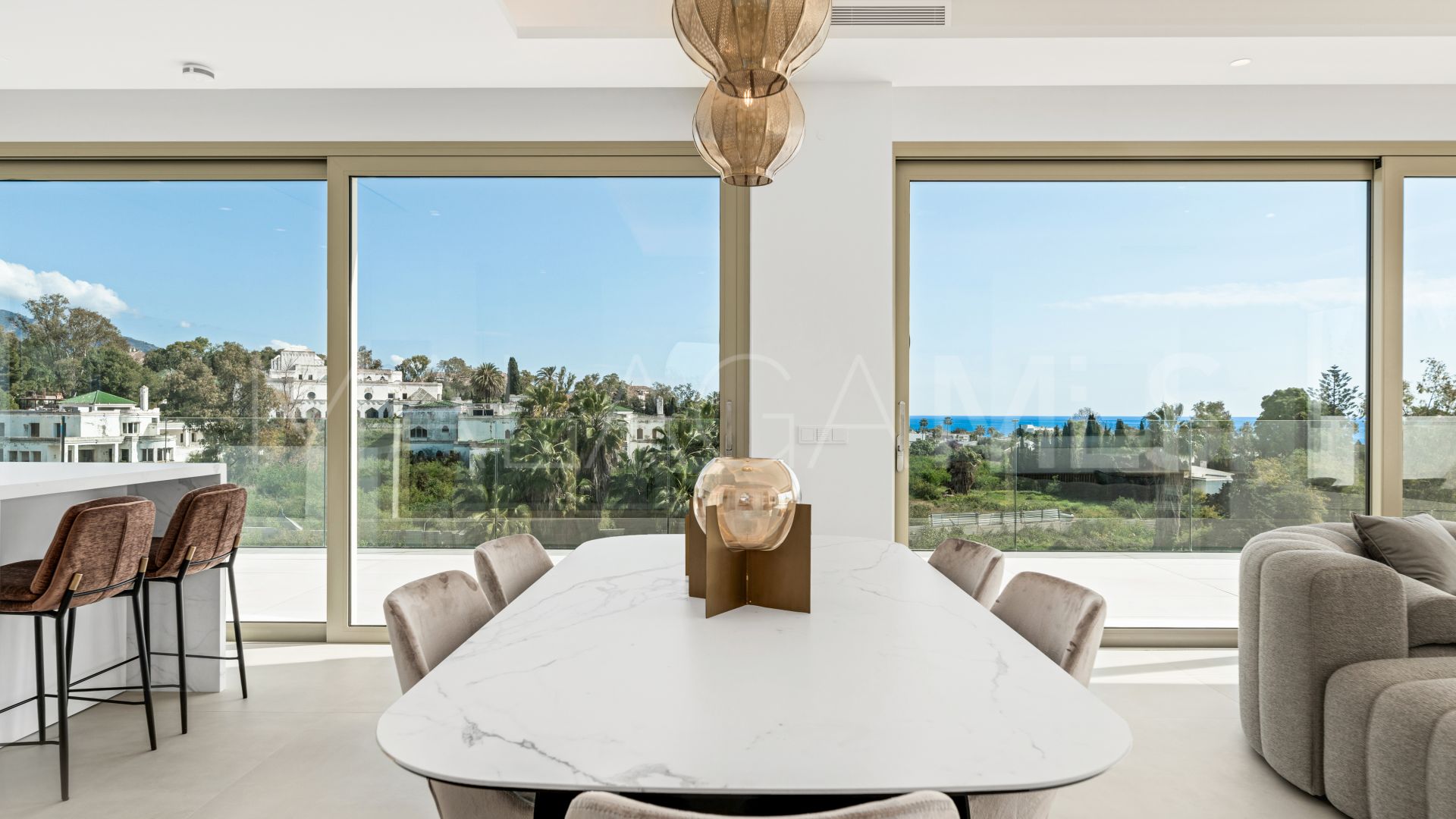 Zweistöckiges penthouse for sale in Marbella Goldene Meile