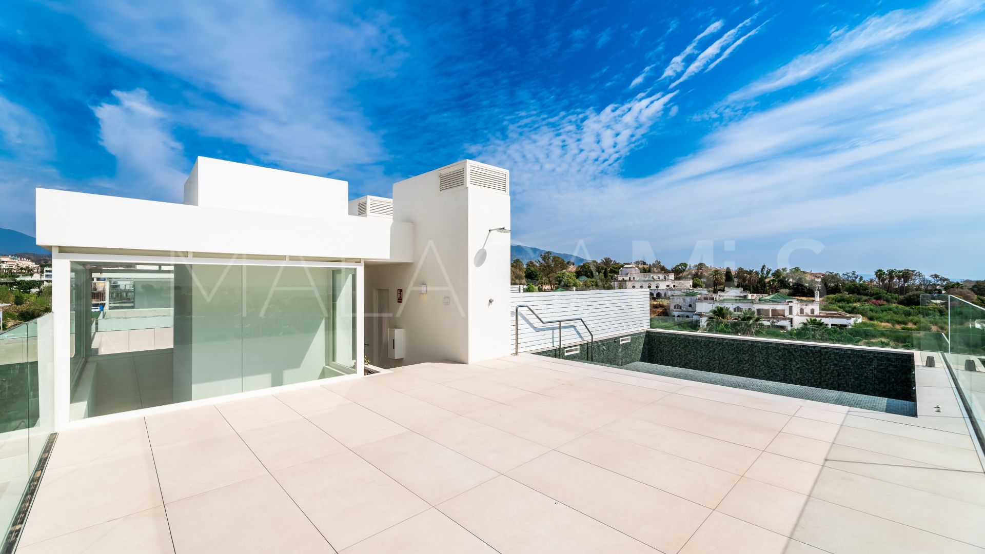 Zweistöckiges penthouse for sale in Marbella Goldene Meile