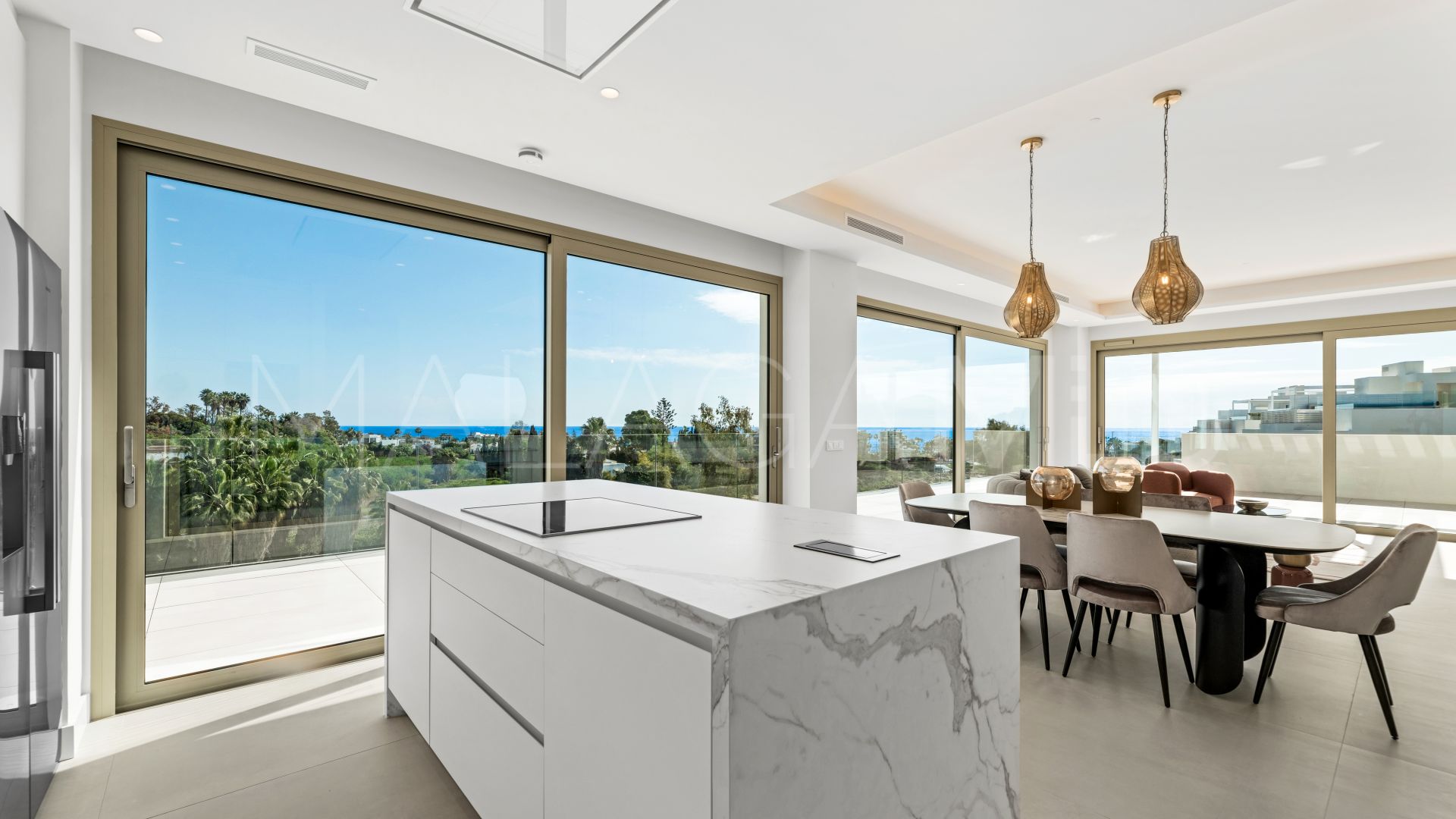 Zweistöckiges penthouse for sale in Marbella Goldene Meile