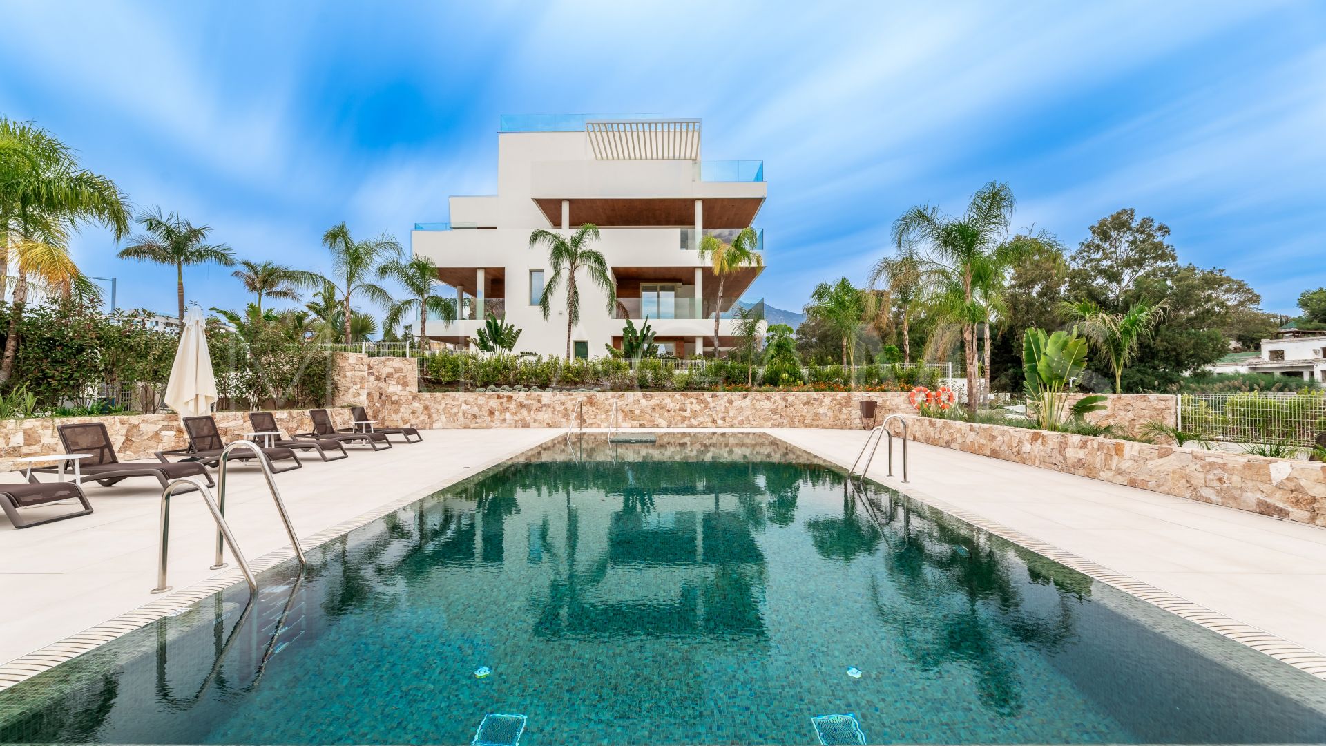 Zweistöckiges penthouse for sale in Marbella Goldene Meile