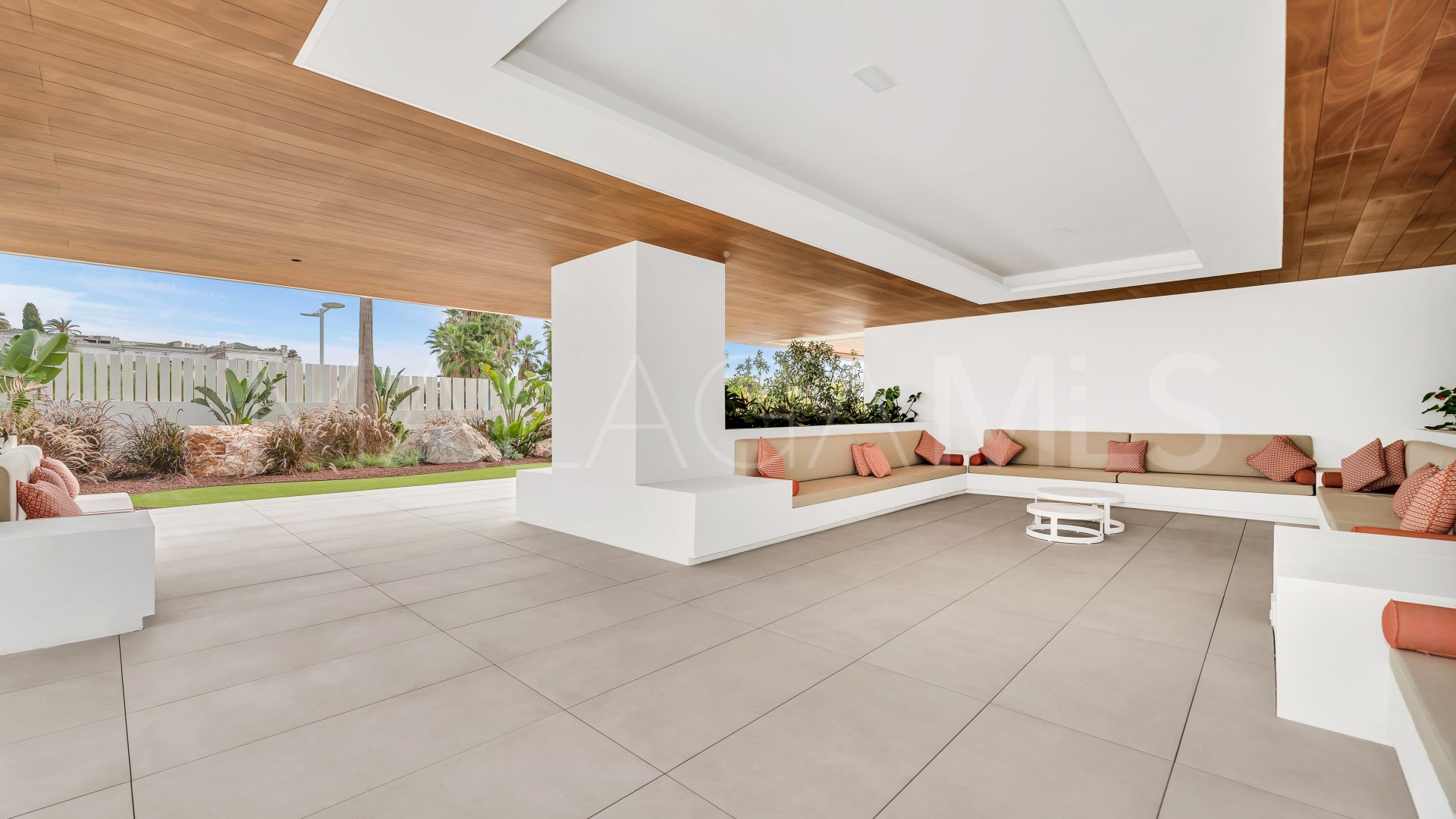 Zweistöckiges penthouse for sale in Marbella Goldene Meile