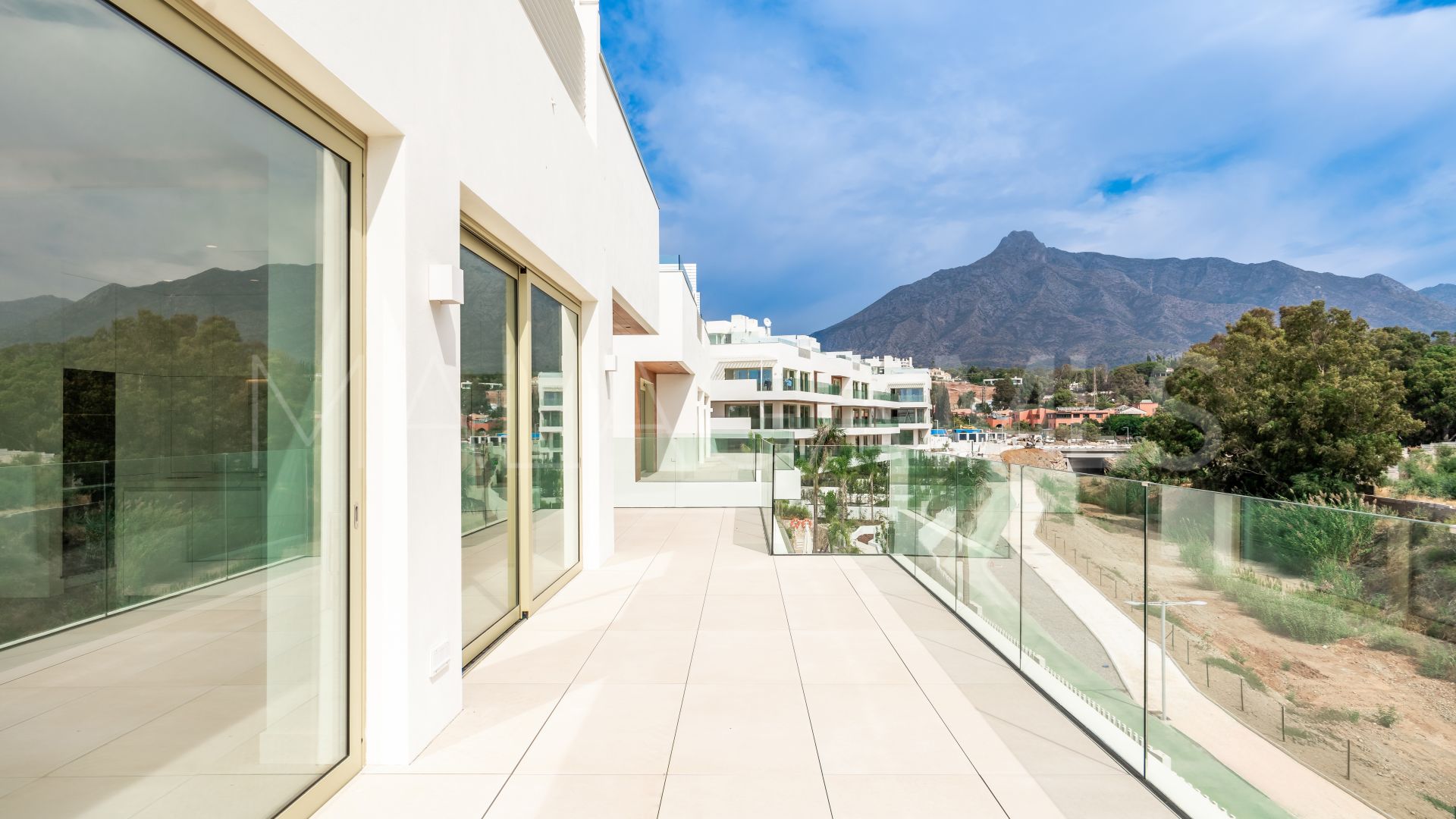 Zweistöckiges penthouse for sale in Marbella Goldene Meile
