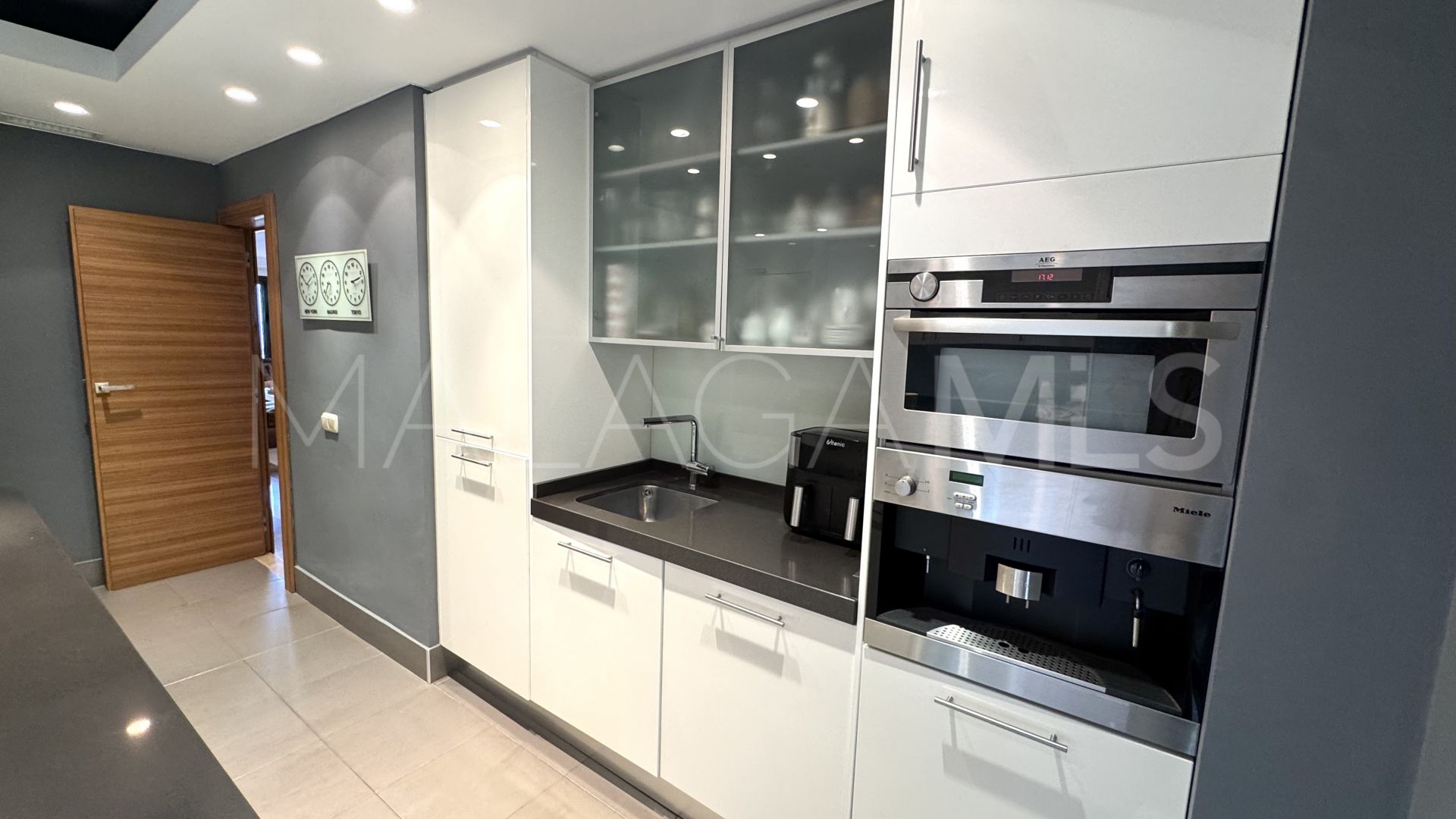 Se vende atico duplex with 3 bedrooms in Monte Halcones