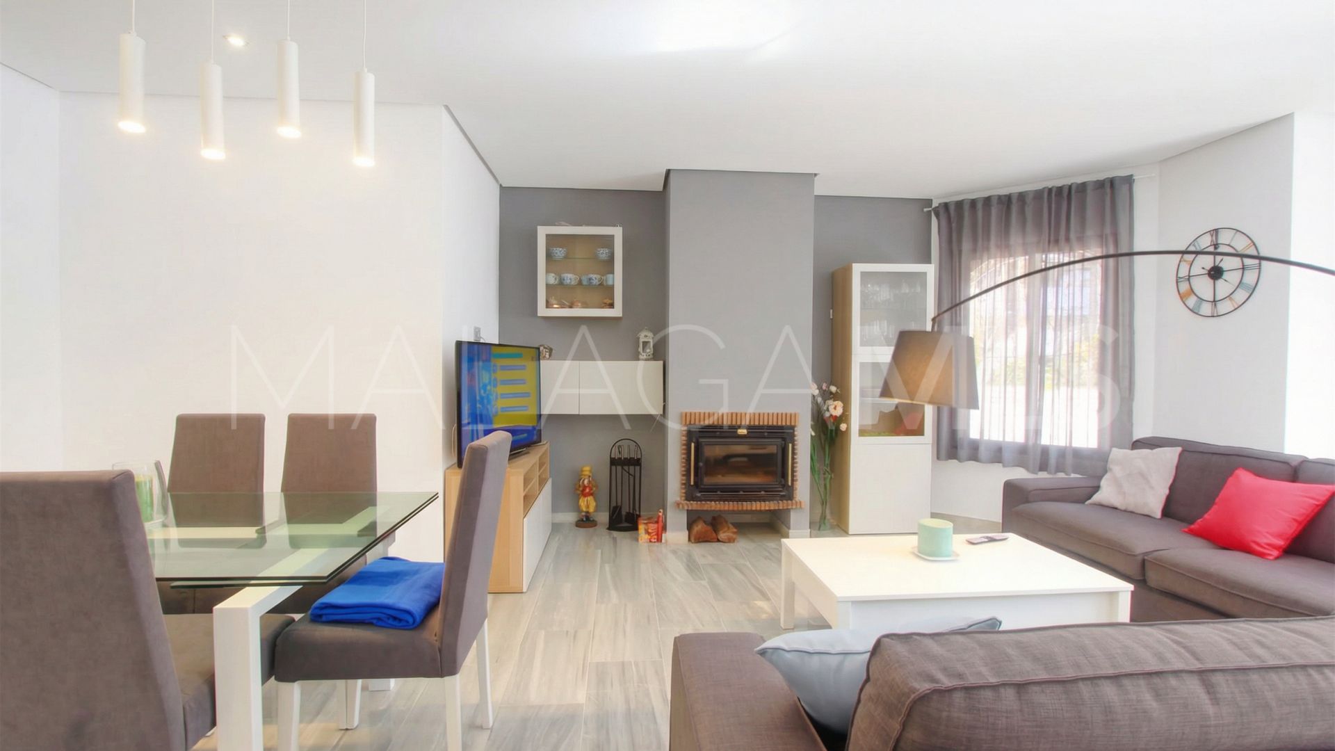 Markplanslägenhet for sale in Elviria