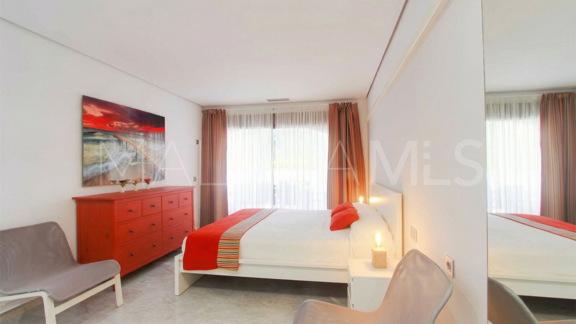 Markplanslägenhet for sale in Elviria