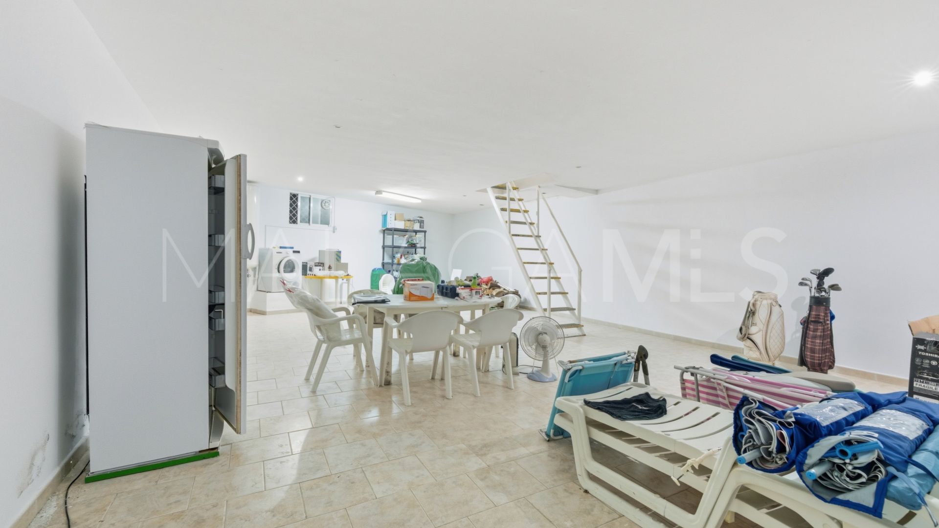 Markplanslägenhet for sale in Elviria