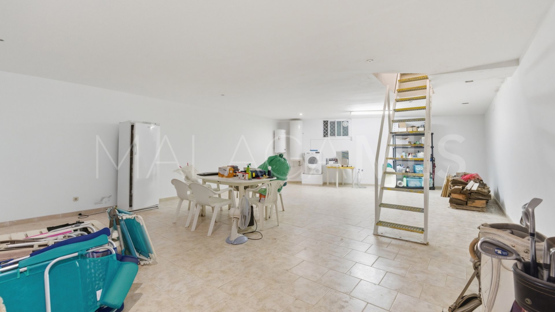 Markplanslägenhet for sale in Elviria