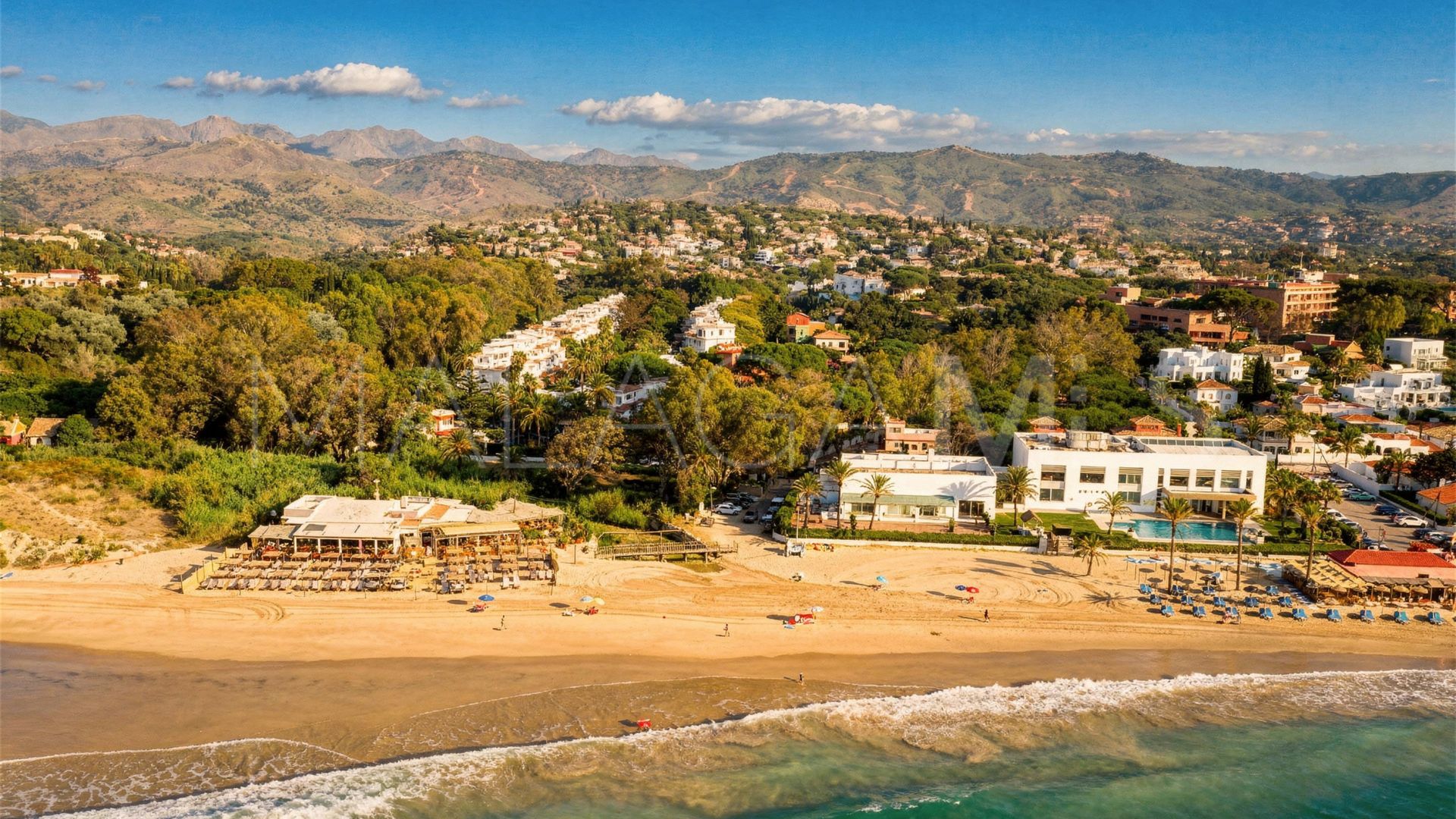 Markplanslägenhet for sale in Elviria