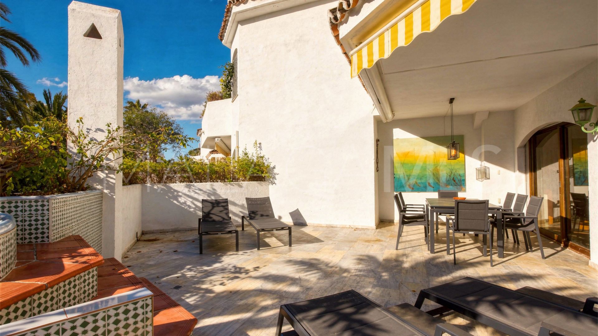 Markplanslägenhet for sale in Elviria