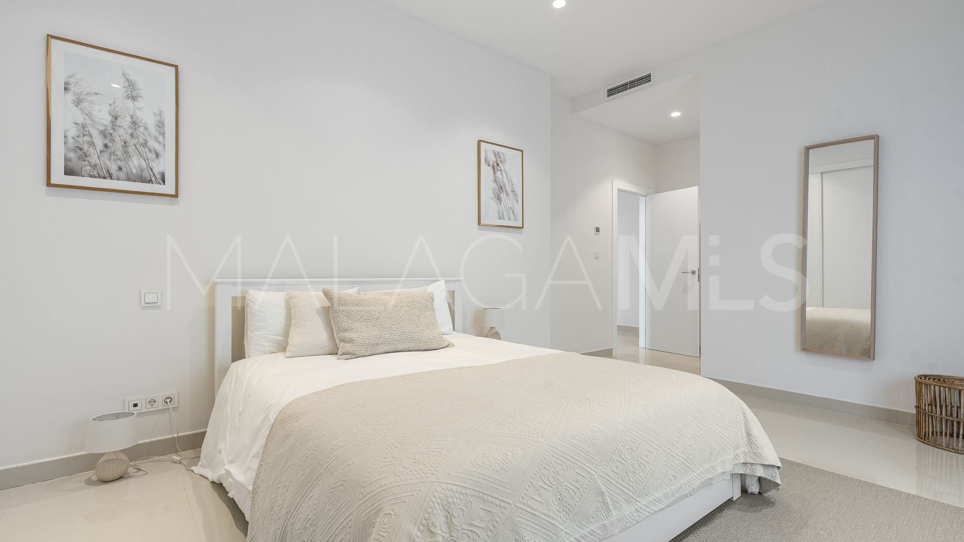 Villa for sale in El Herrojo