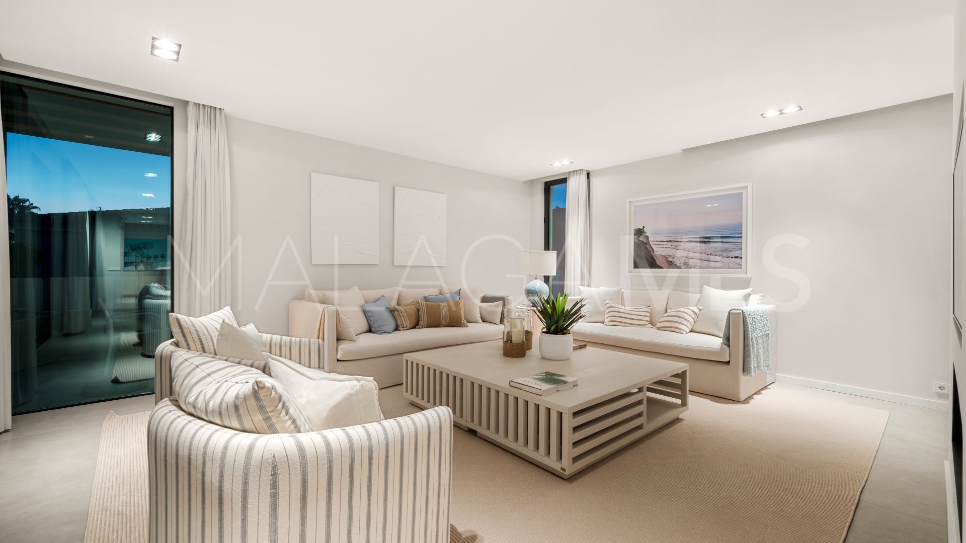 Villa for sale in New Golden Mile