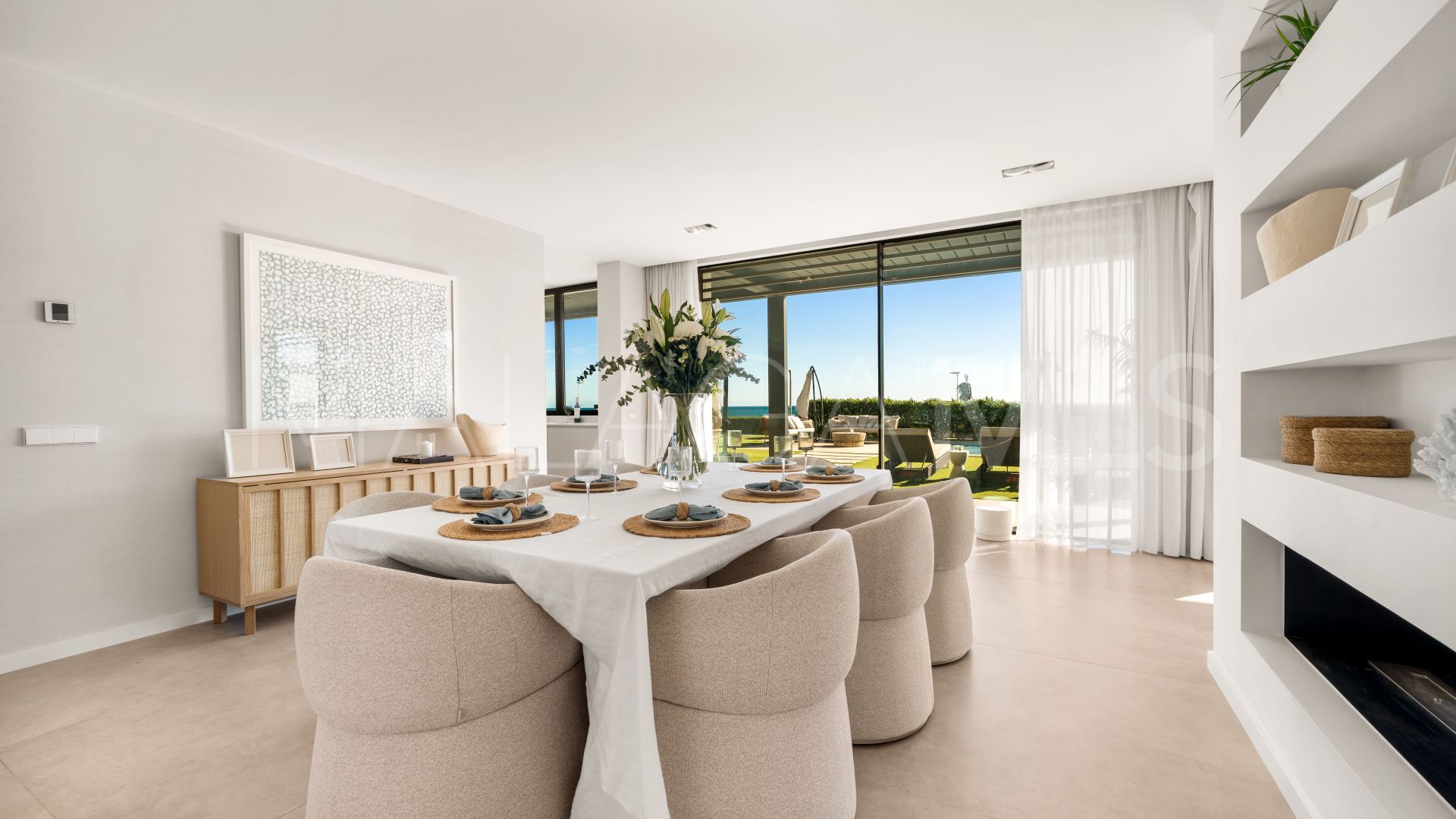 Villa for sale in New Golden Mile