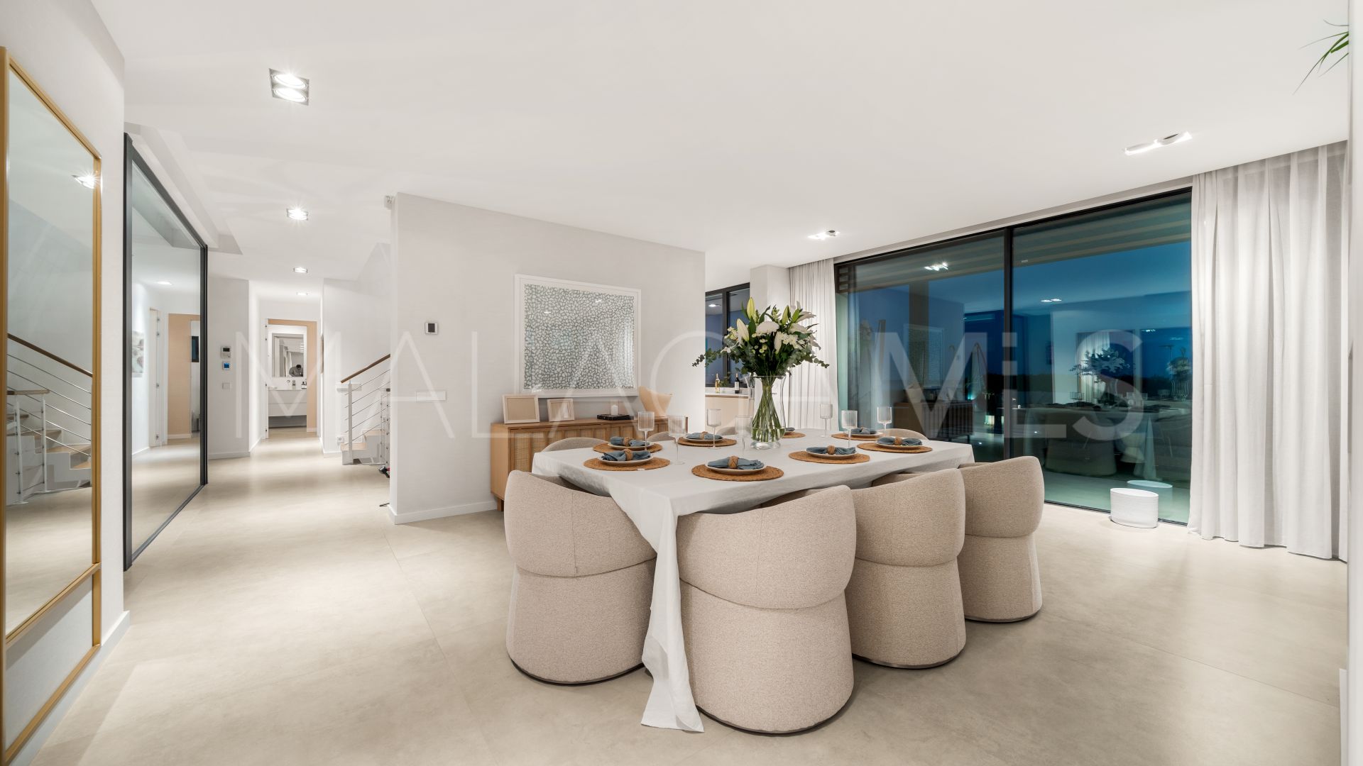 Villa for sale in New Golden Mile