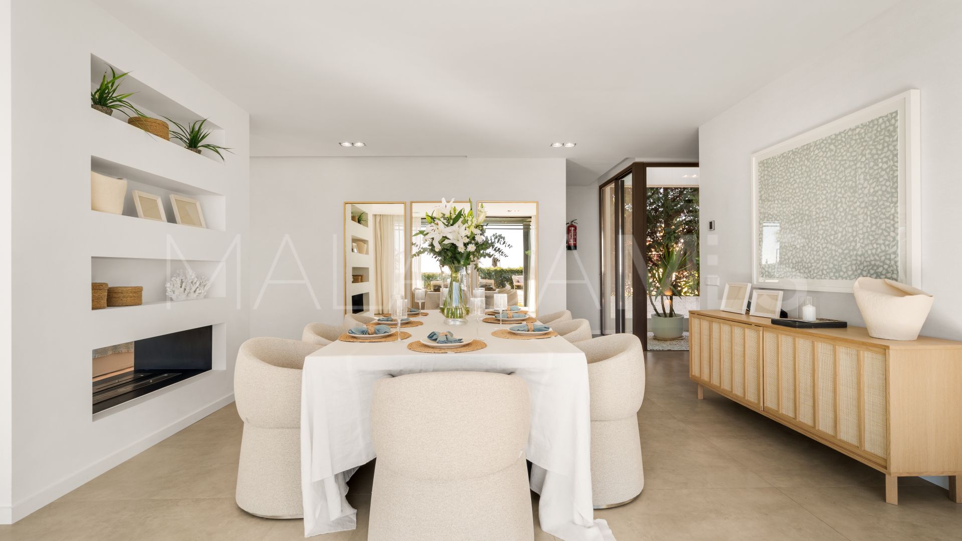 Villa for sale in New Golden Mile