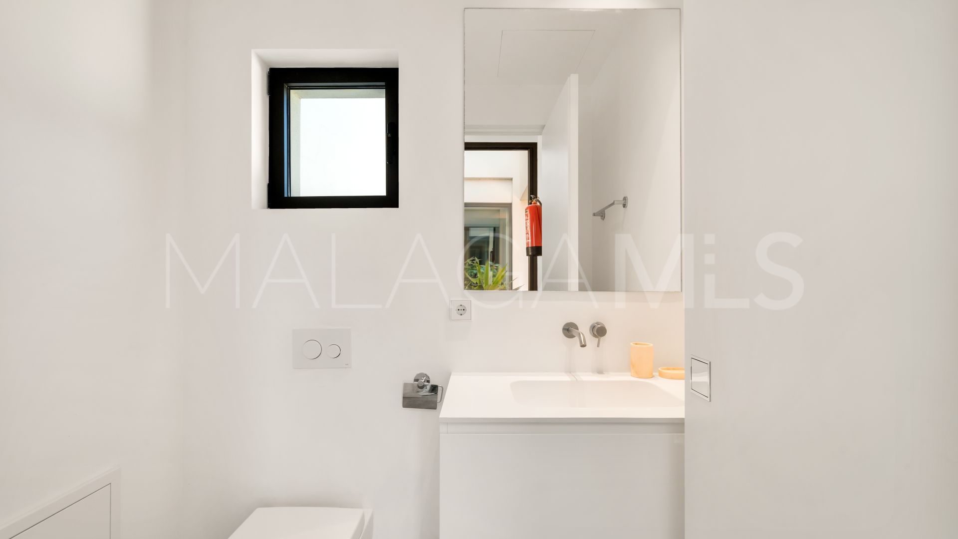 Villa for sale in New Golden Mile