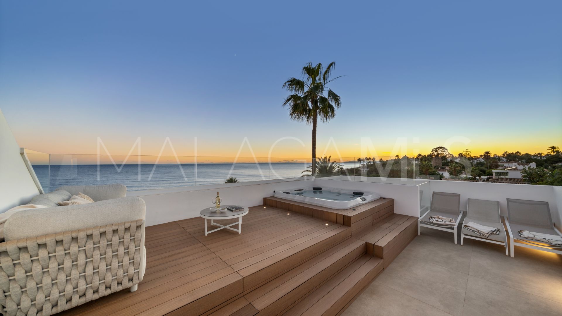 Villa for sale in New Golden Mile