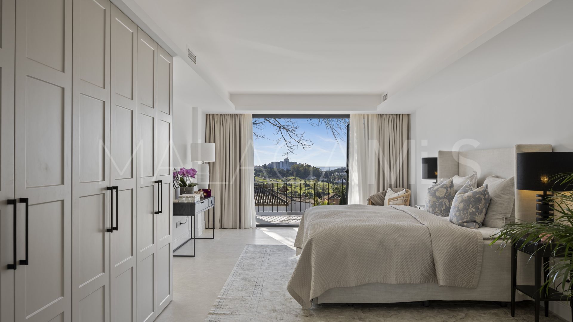 Paraiso Alto 5 bedrooms villa for sale