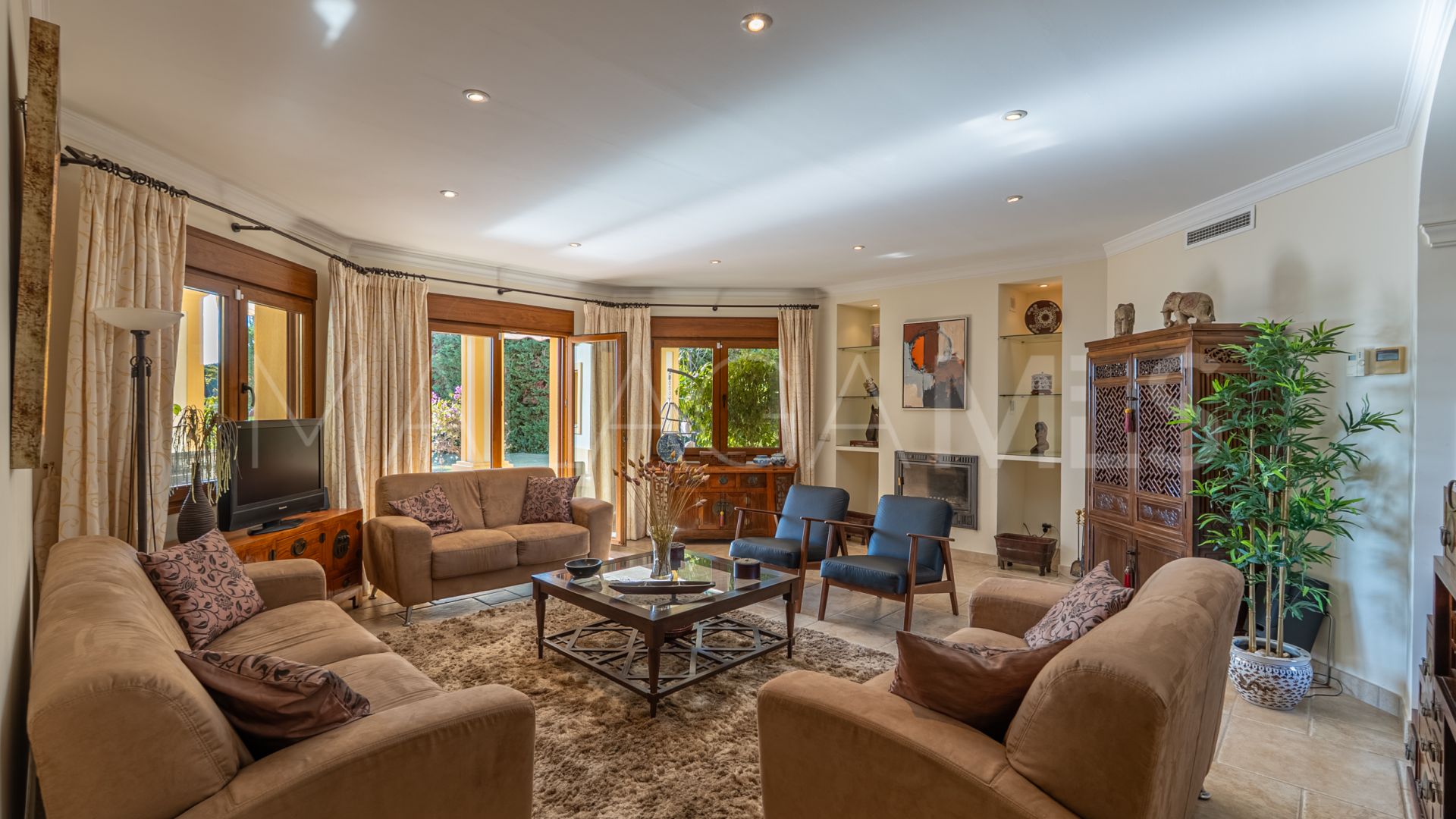 Villa for sale in Los Flamingos Golf