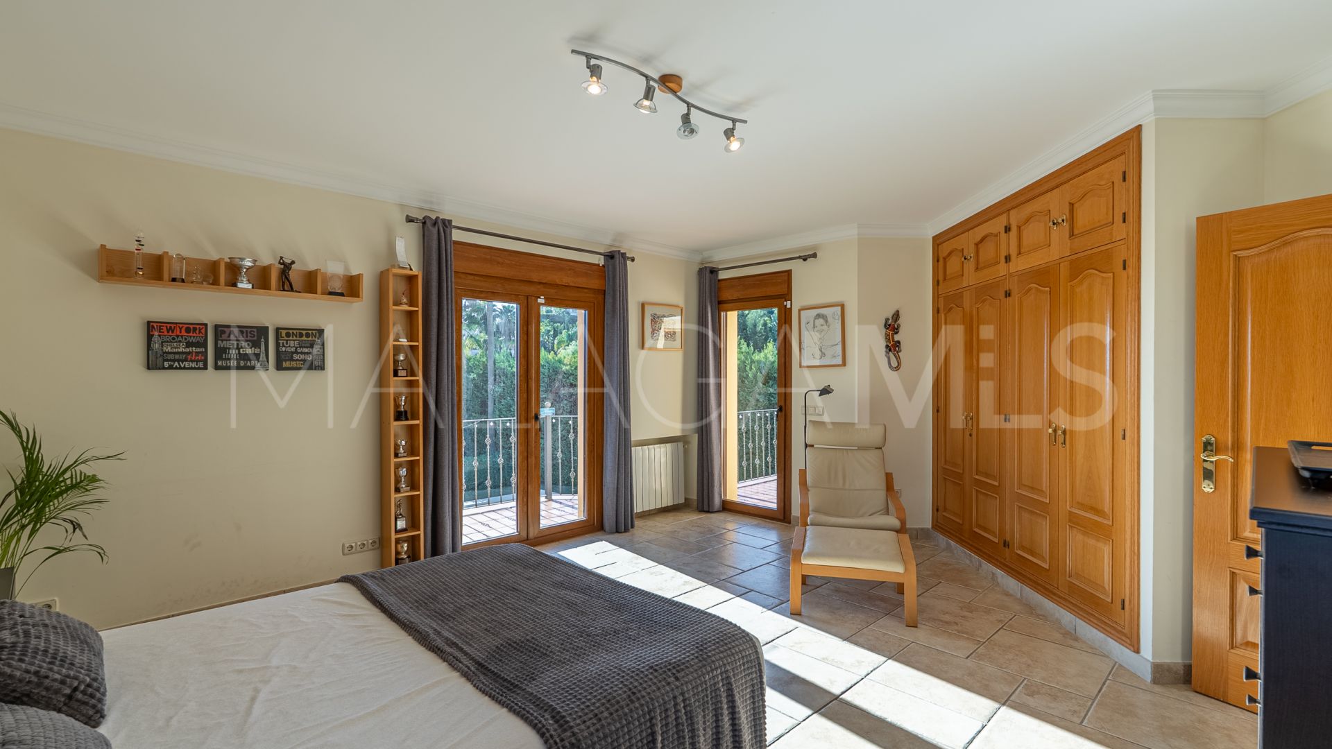 Villa for sale in Los Flamingos Golf