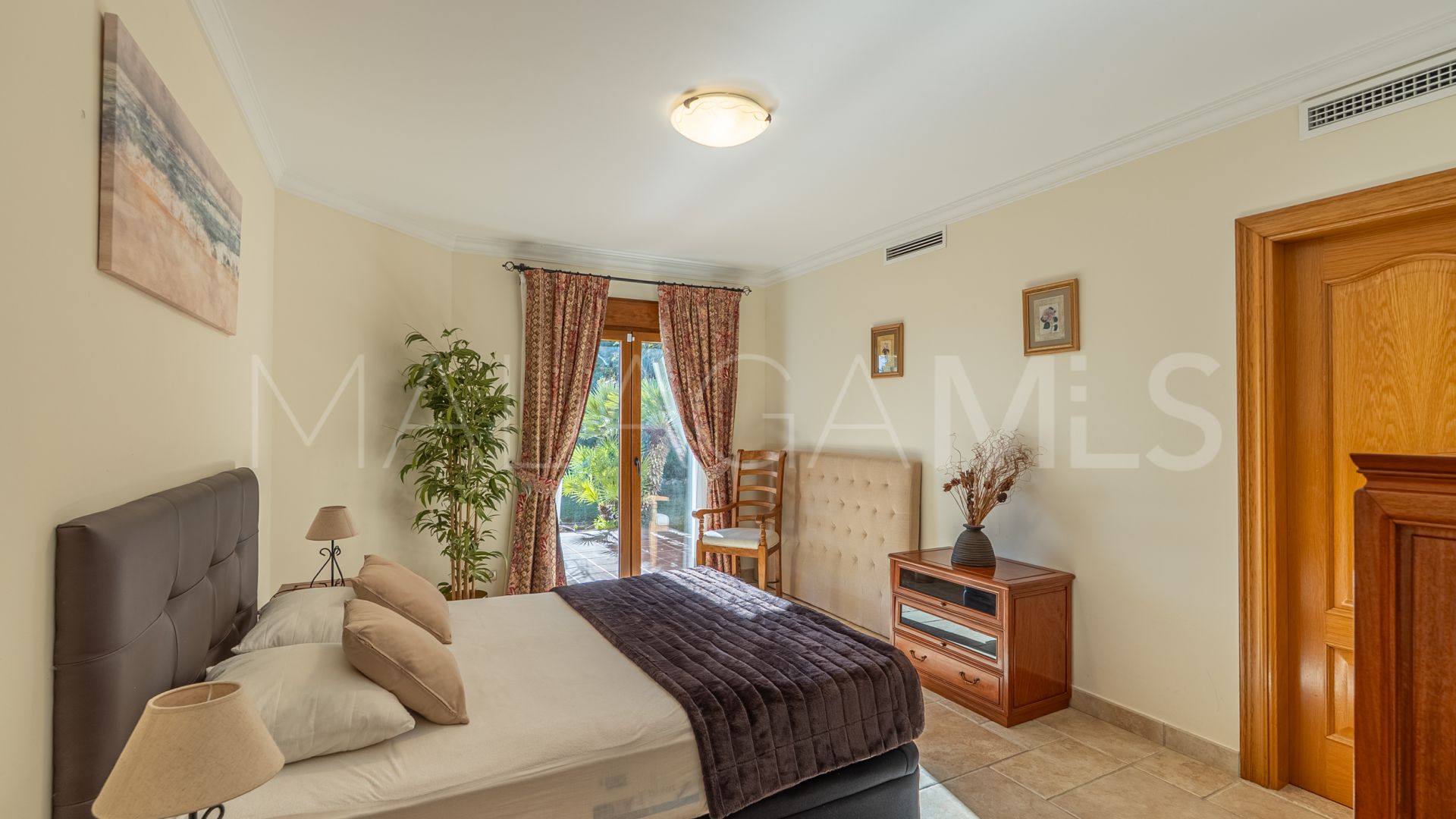 Villa for sale in Los Flamingos Golf