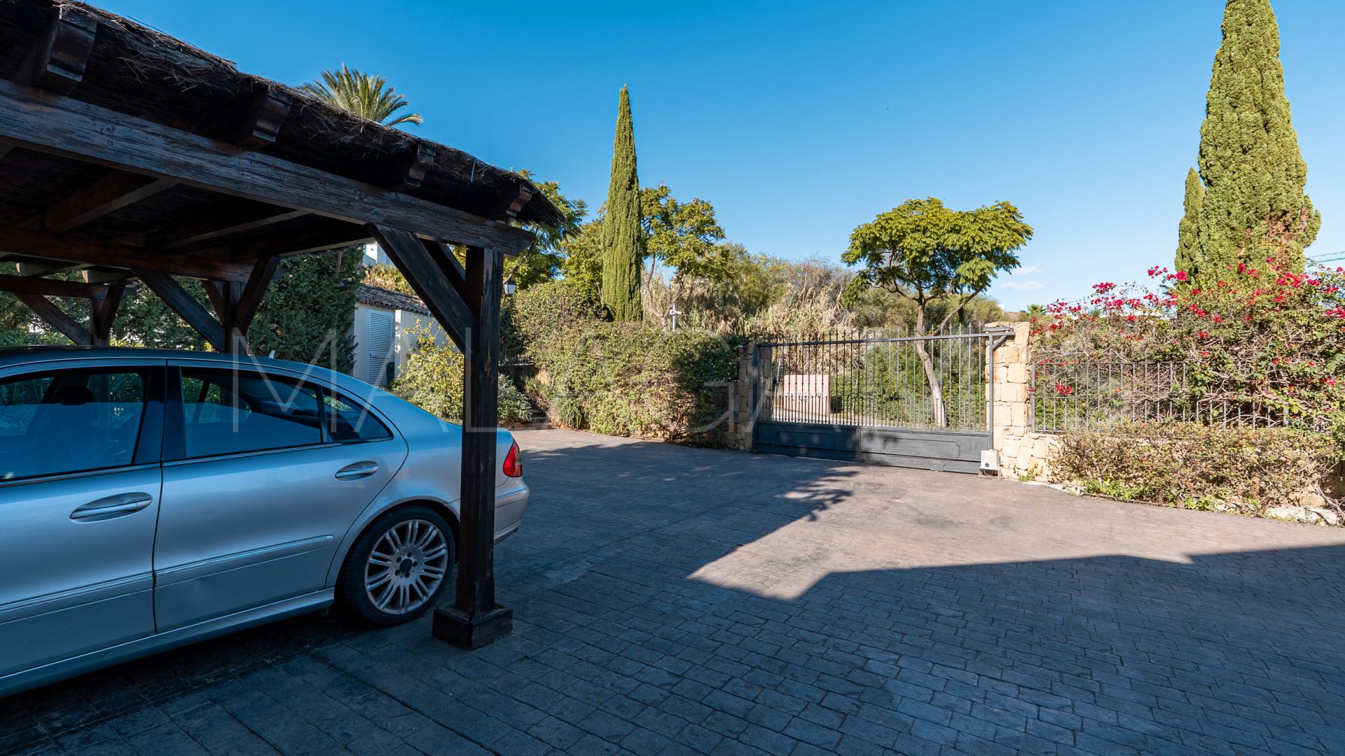 Villa for sale in Los Flamingos Golf