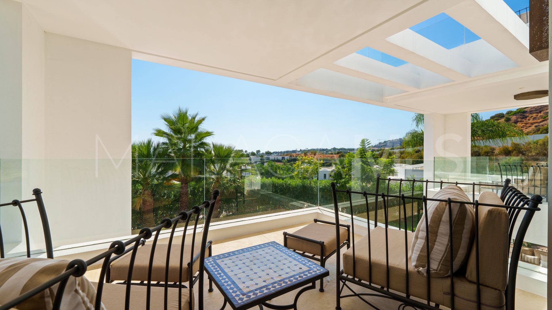 Villa for sale in Nueva Andalucia