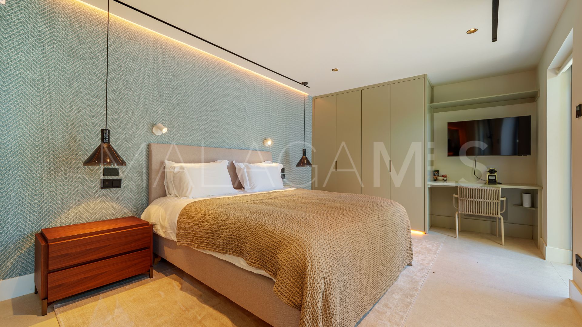 Villa for sale in Marbella - Puerto Banus